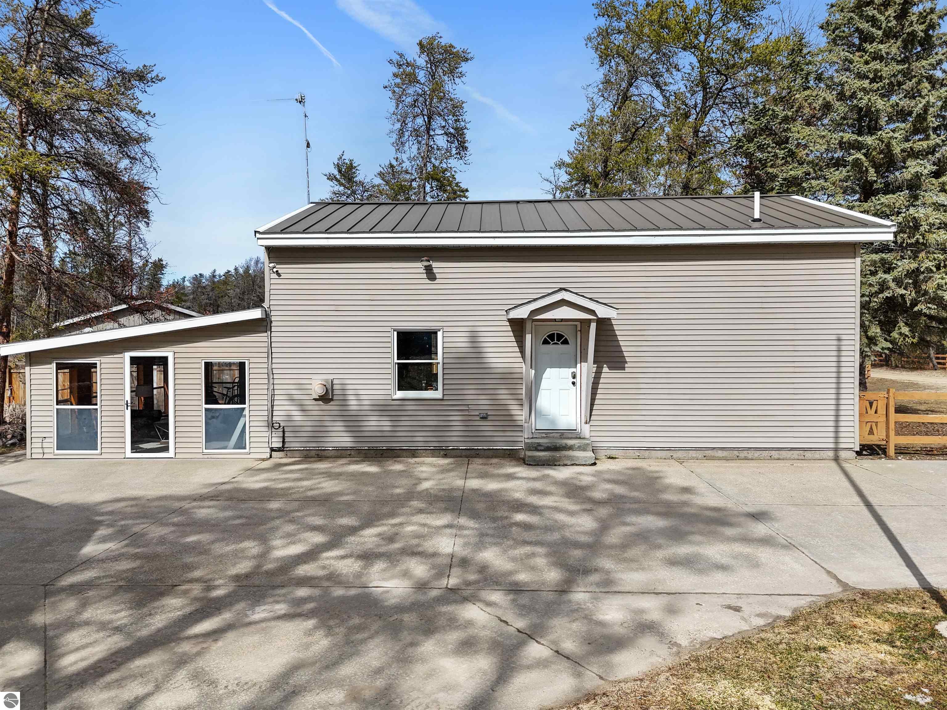 8252 Vans Trail, Marion, MI 49665 — Photo 25