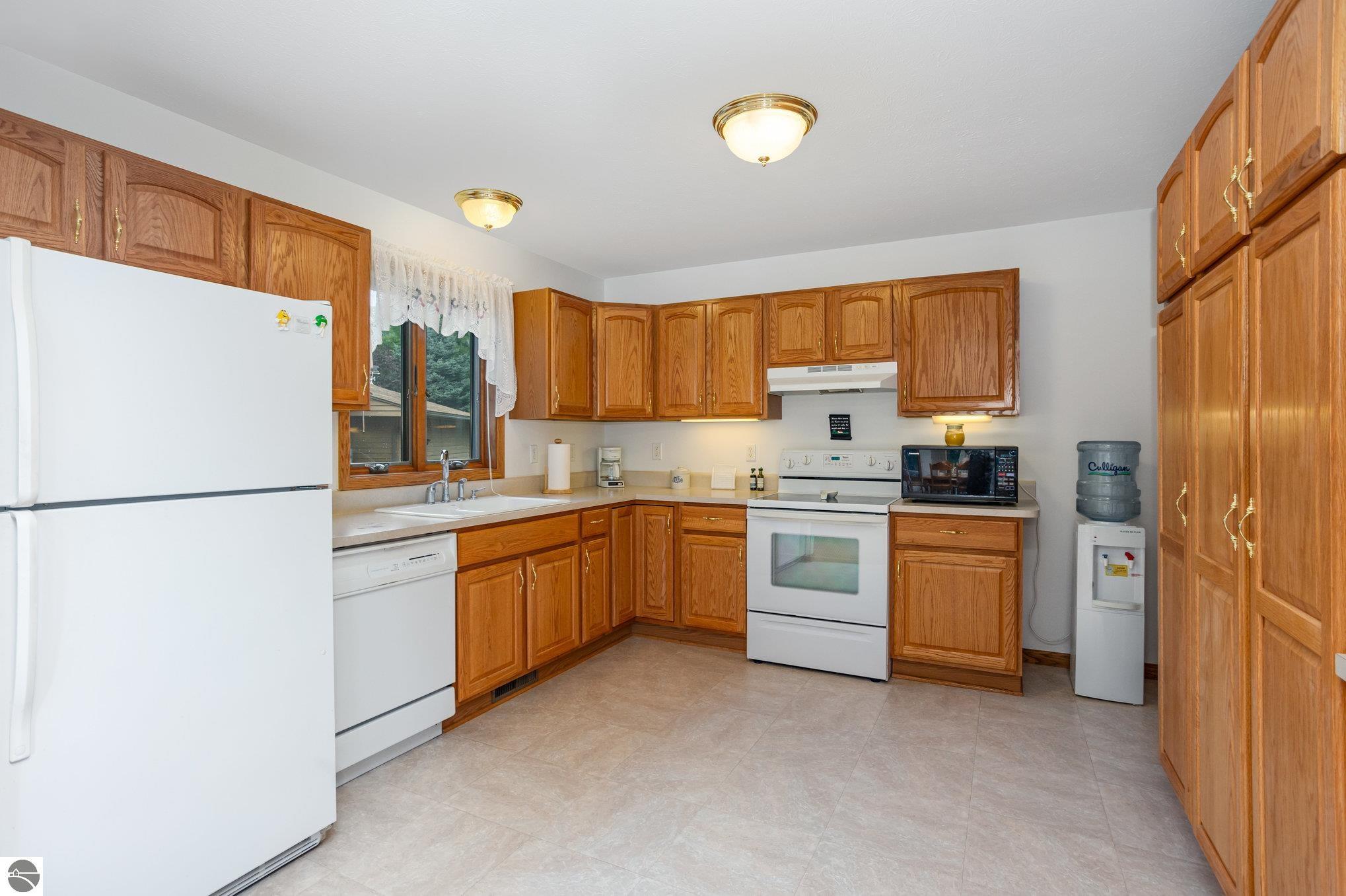 5685 Shirley Ann Drive, Harrison, MI 48625 — Photo 25