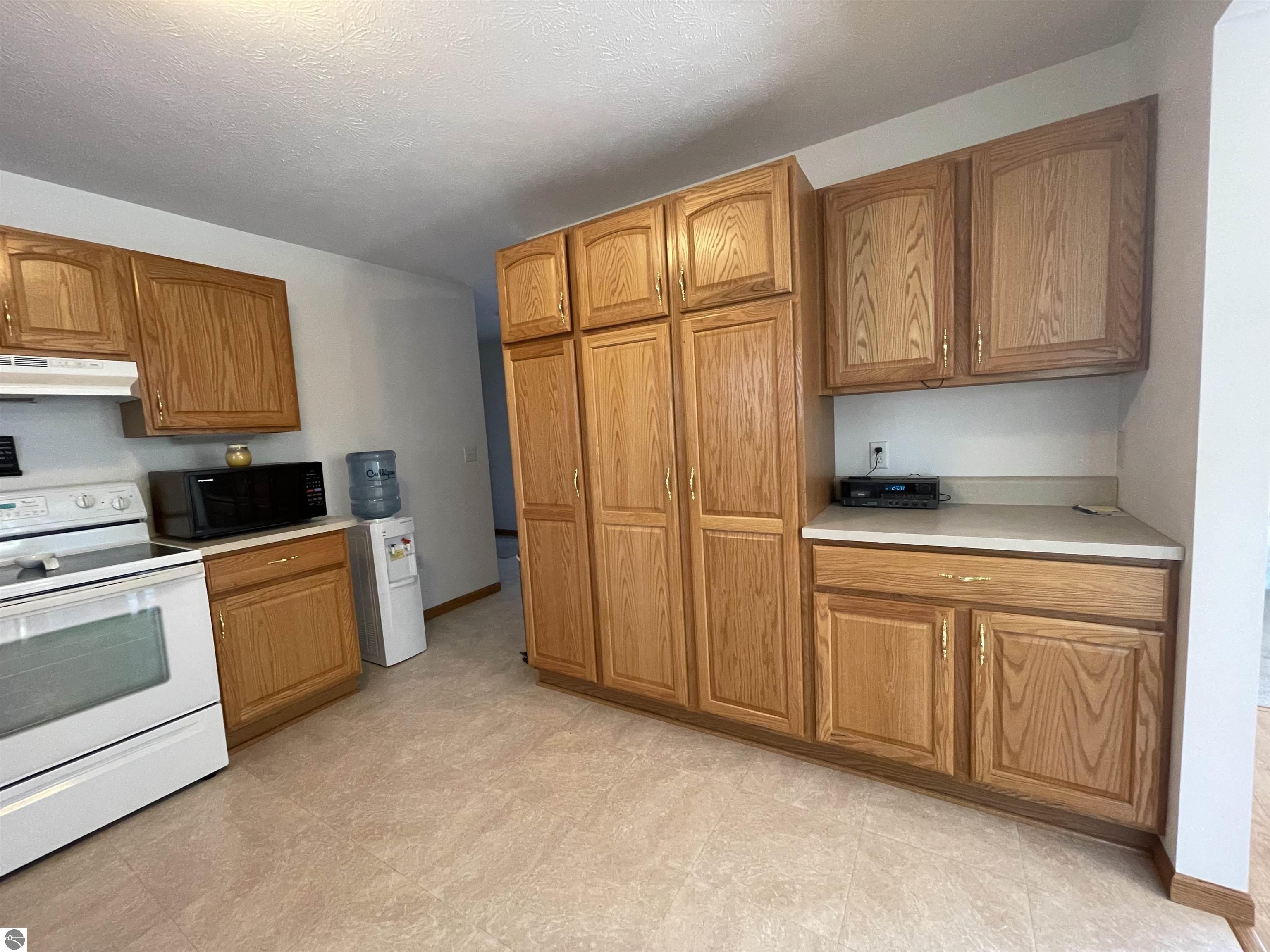 5685 Shirley Ann Drive, Harrison, MI 48625 — Photo 28