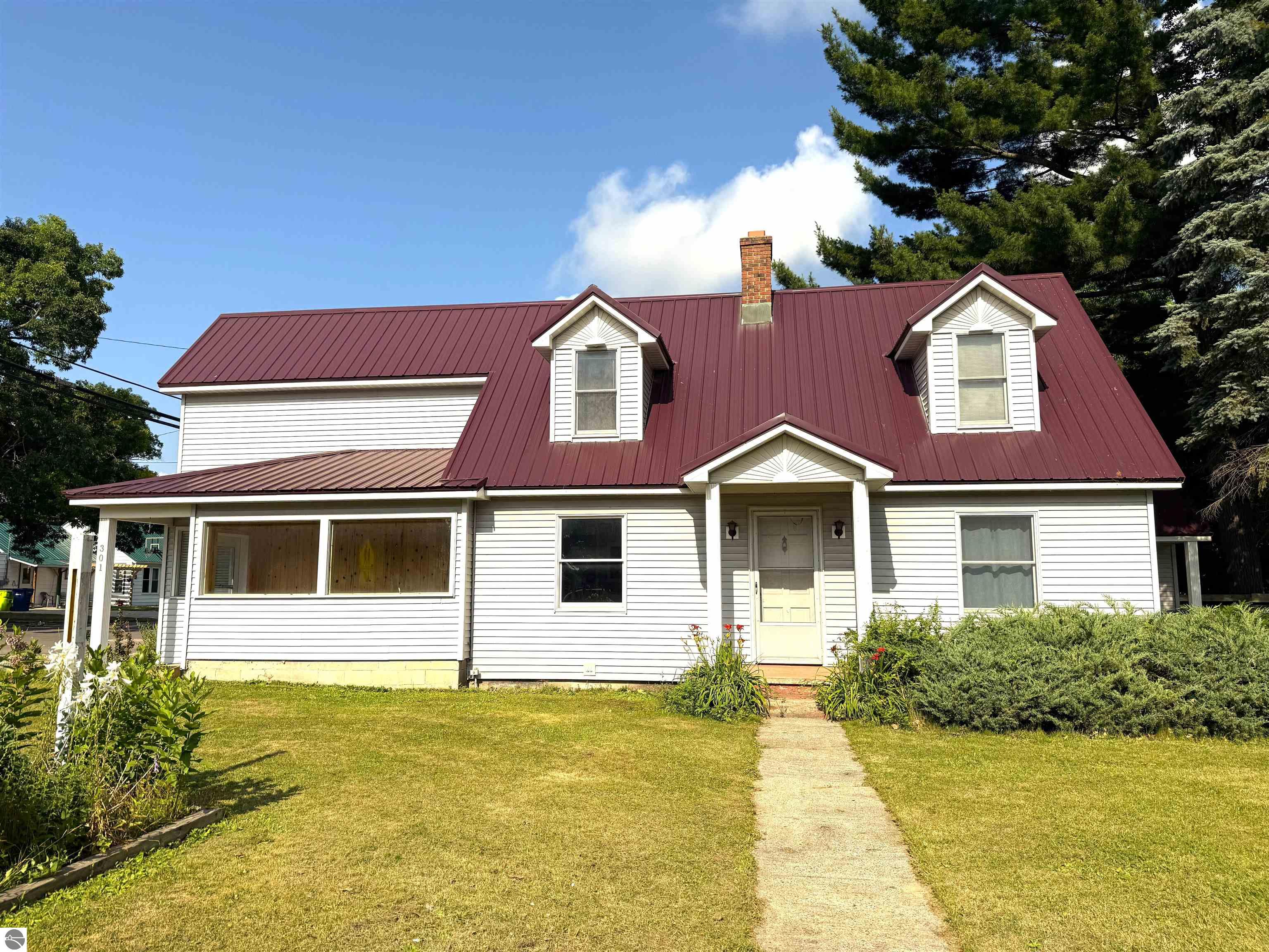 301 N Main Street, Lake City, MI 49651 — front exterior