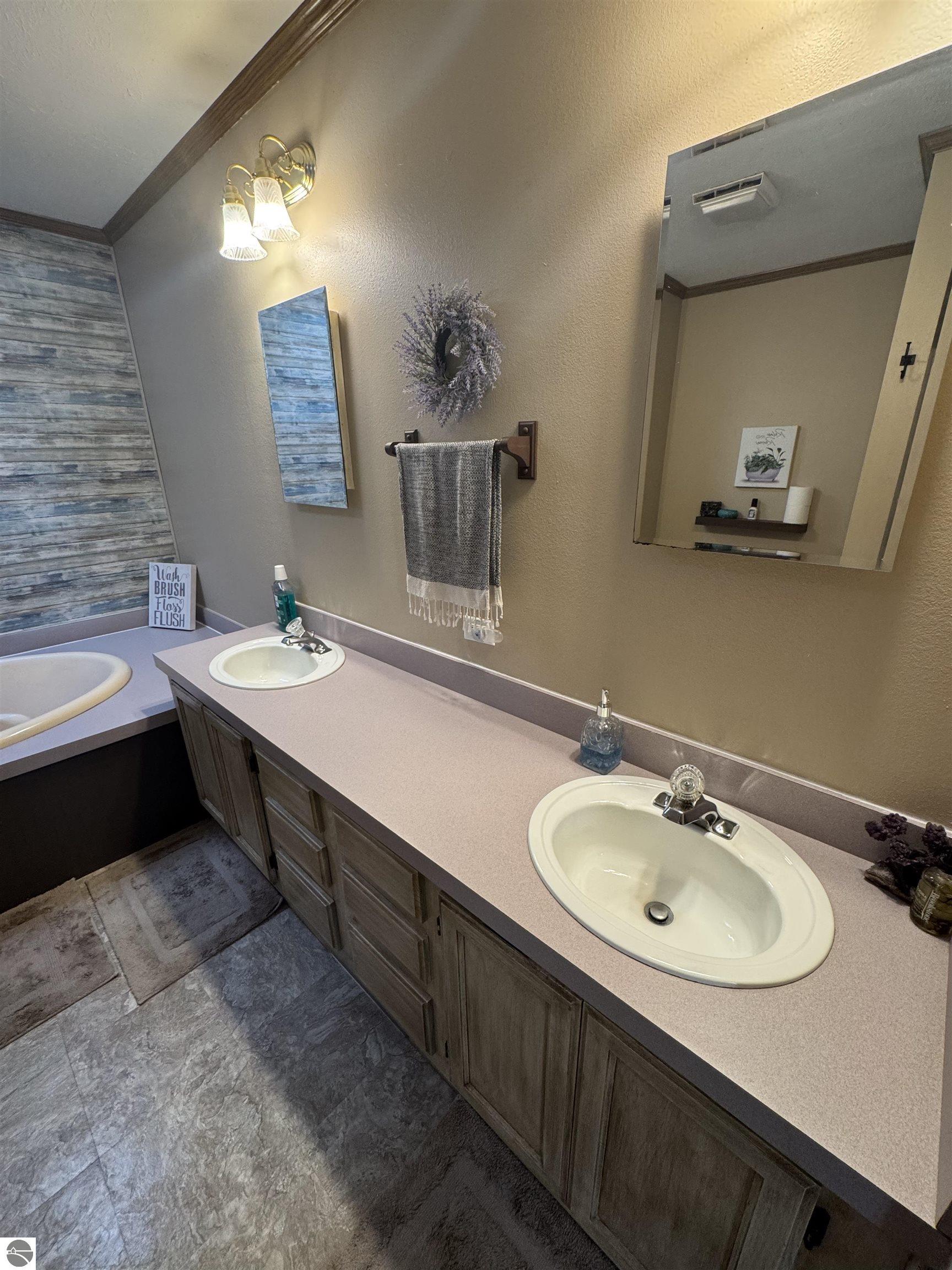 2006 Duquesa Court, Lake Isabella, MI 48893 — Photo 26