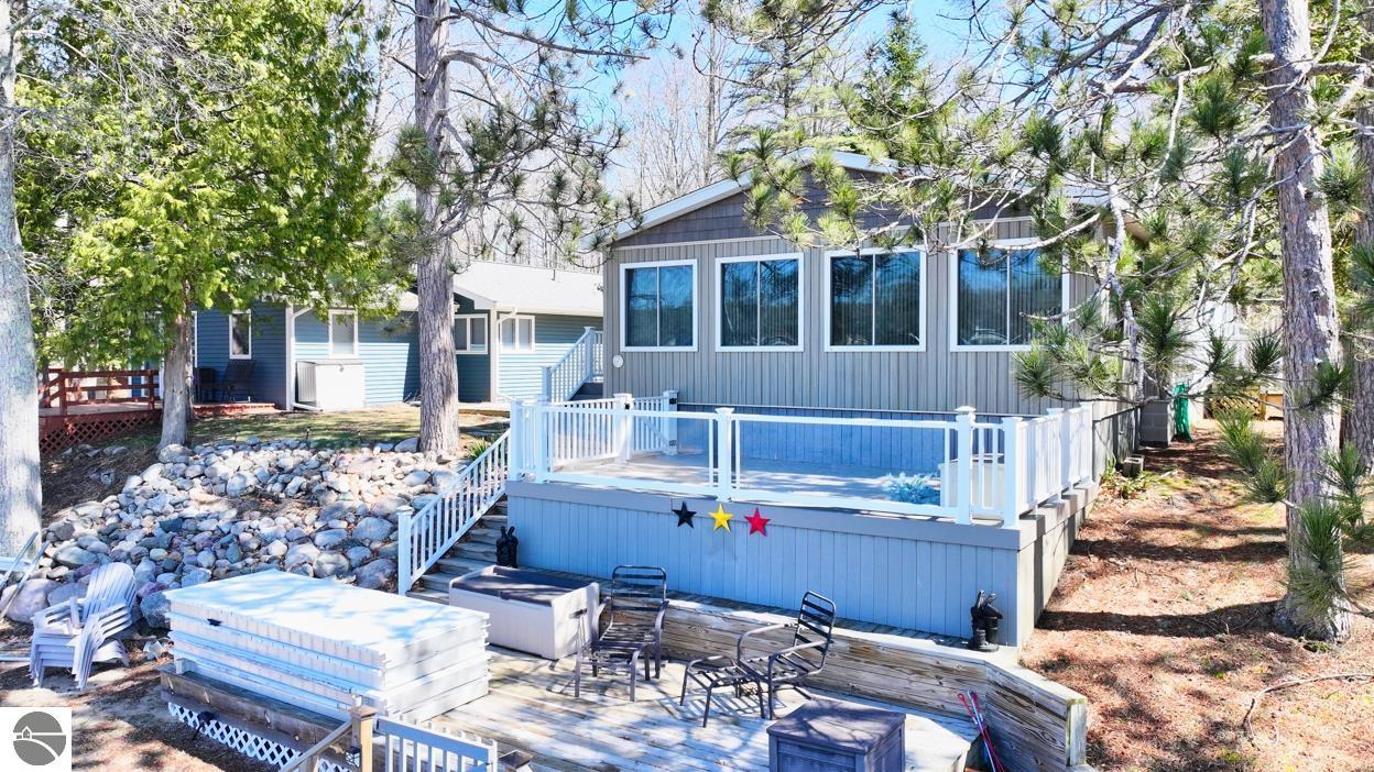 11190 South Shore Drive, Lake, MI 48632 — front exterior