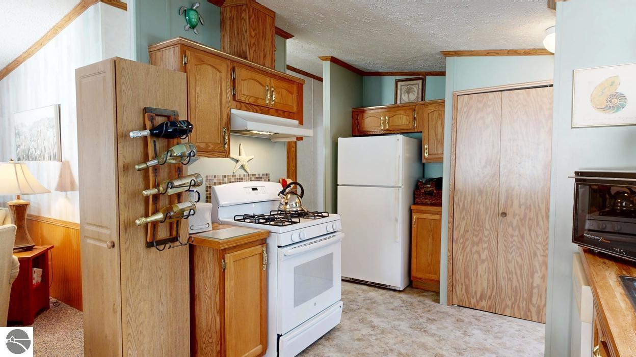 11190 South Shore Drive, Lake, MI 48632 — Photo 15