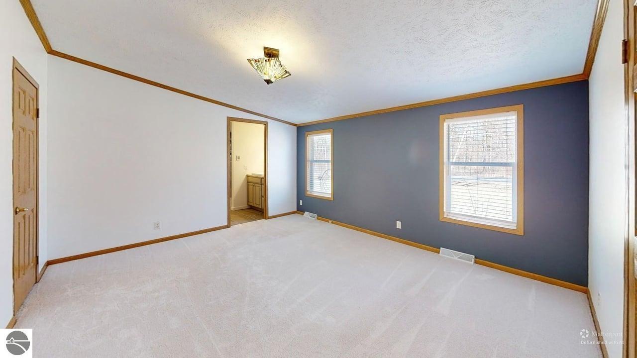 10389 S Grant Avenue, Clare, MI 48617 — Photo 11