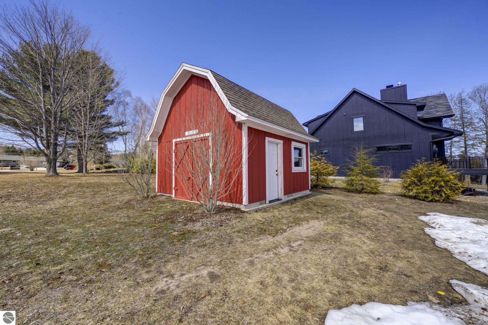 533 Lake Shore Drive