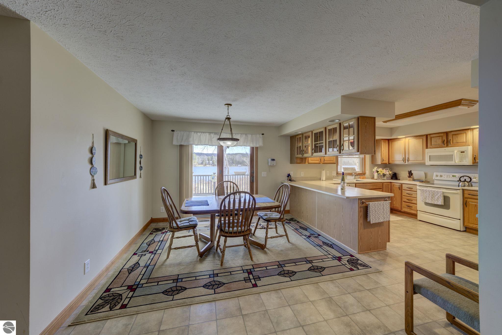 533 Lake Shore Drive