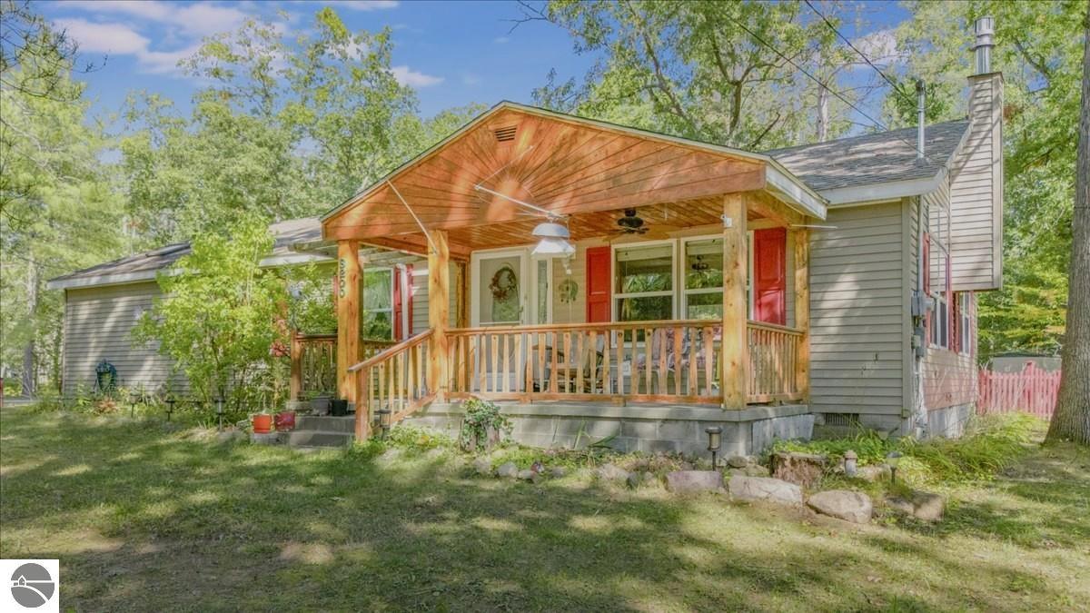 8200 Chain Lake Road, South Branch, MI 48761