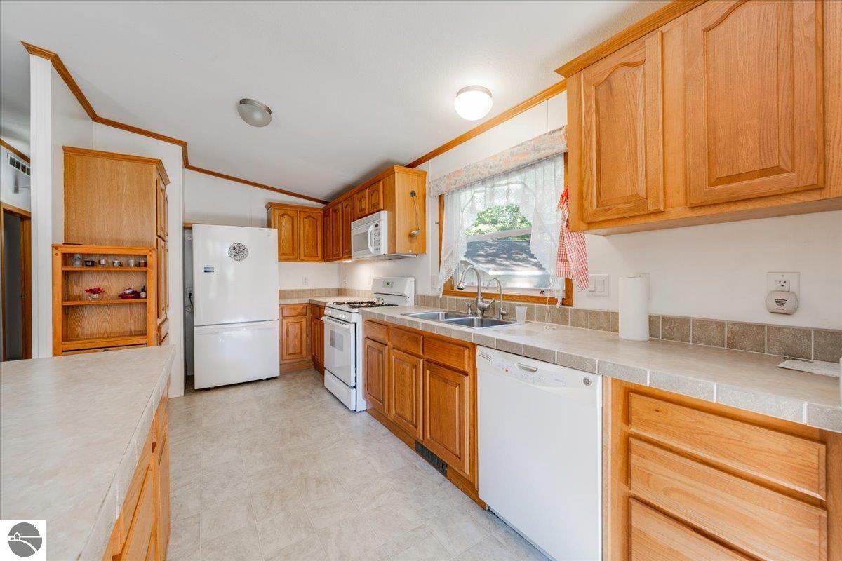 8200 Chain Lake Road, South Branch, MI 48761 — Photo 21