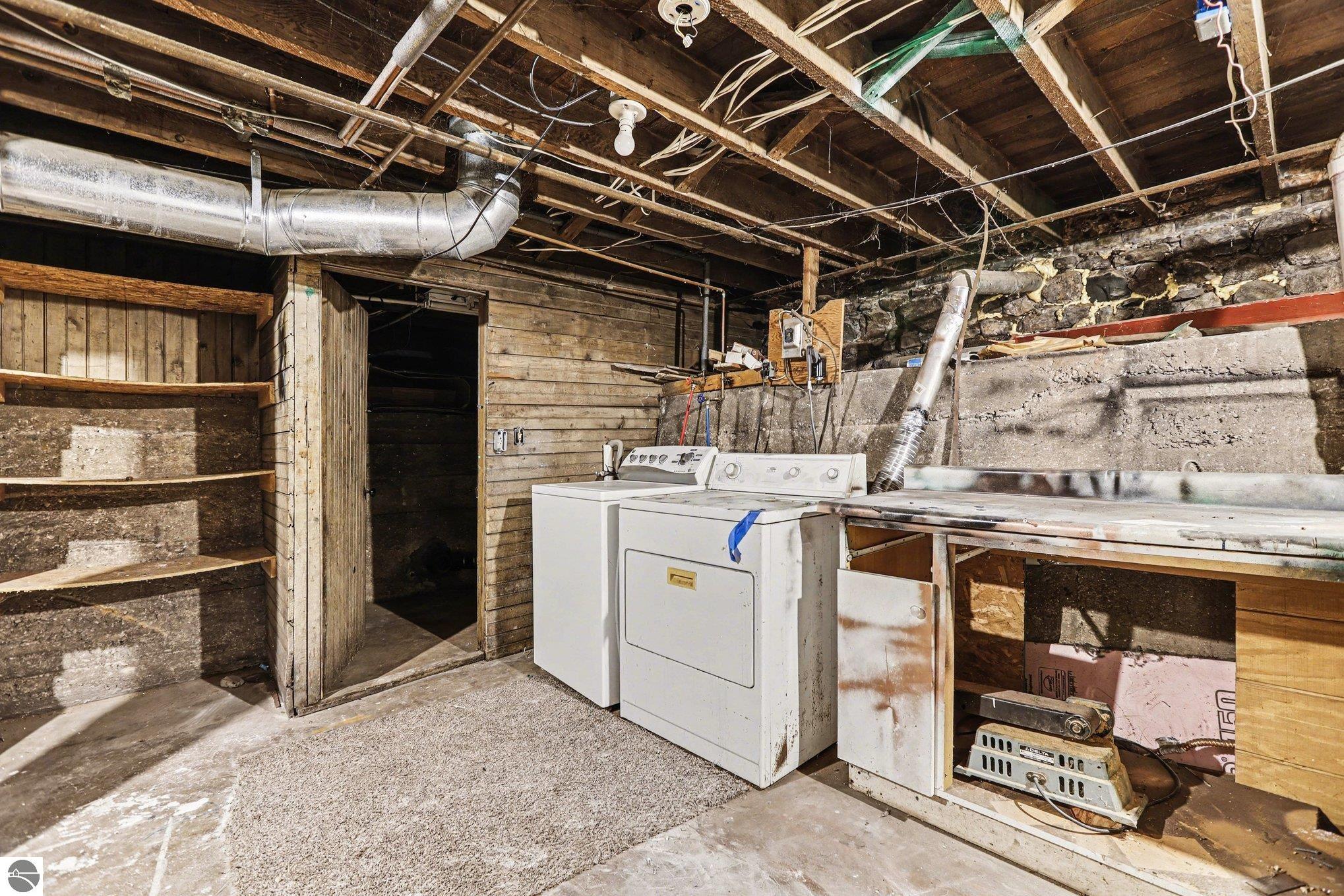 416 E Pine Street, Cadillac, MI 49601 — Photo 24