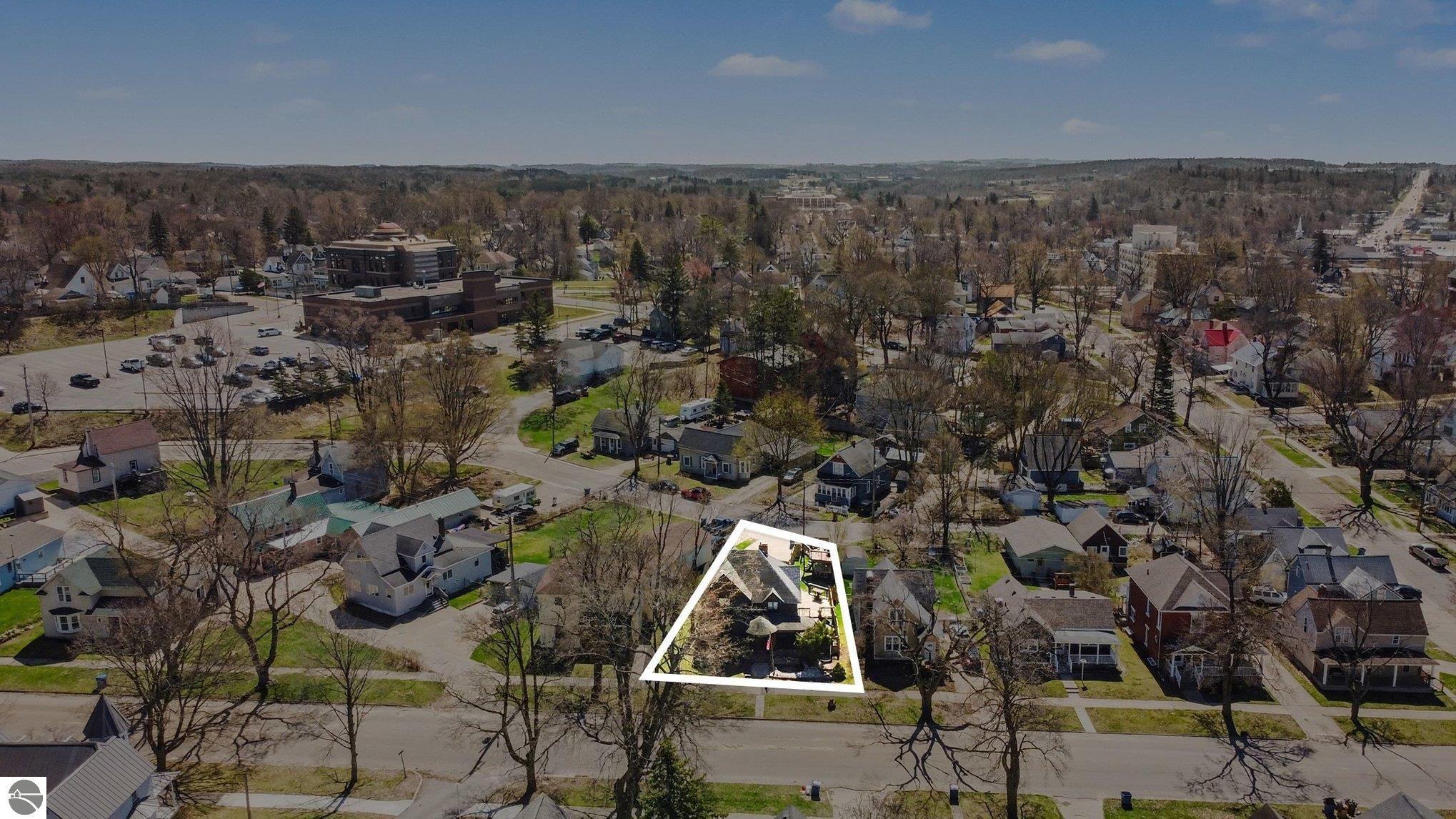 416 E Pine Street, Cadillac, MI 49601 — Photo 25