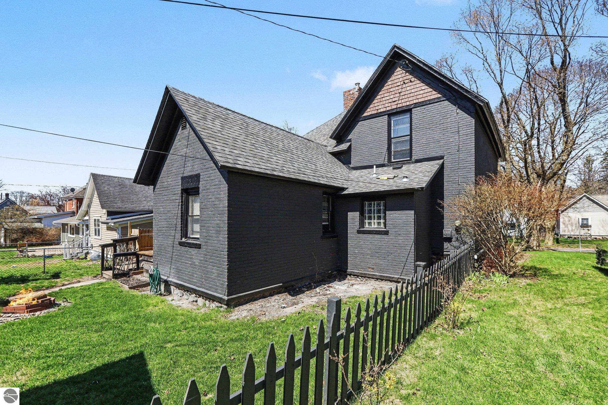 416 E Pine Street, Cadillac, MI 49601 — Photo 27