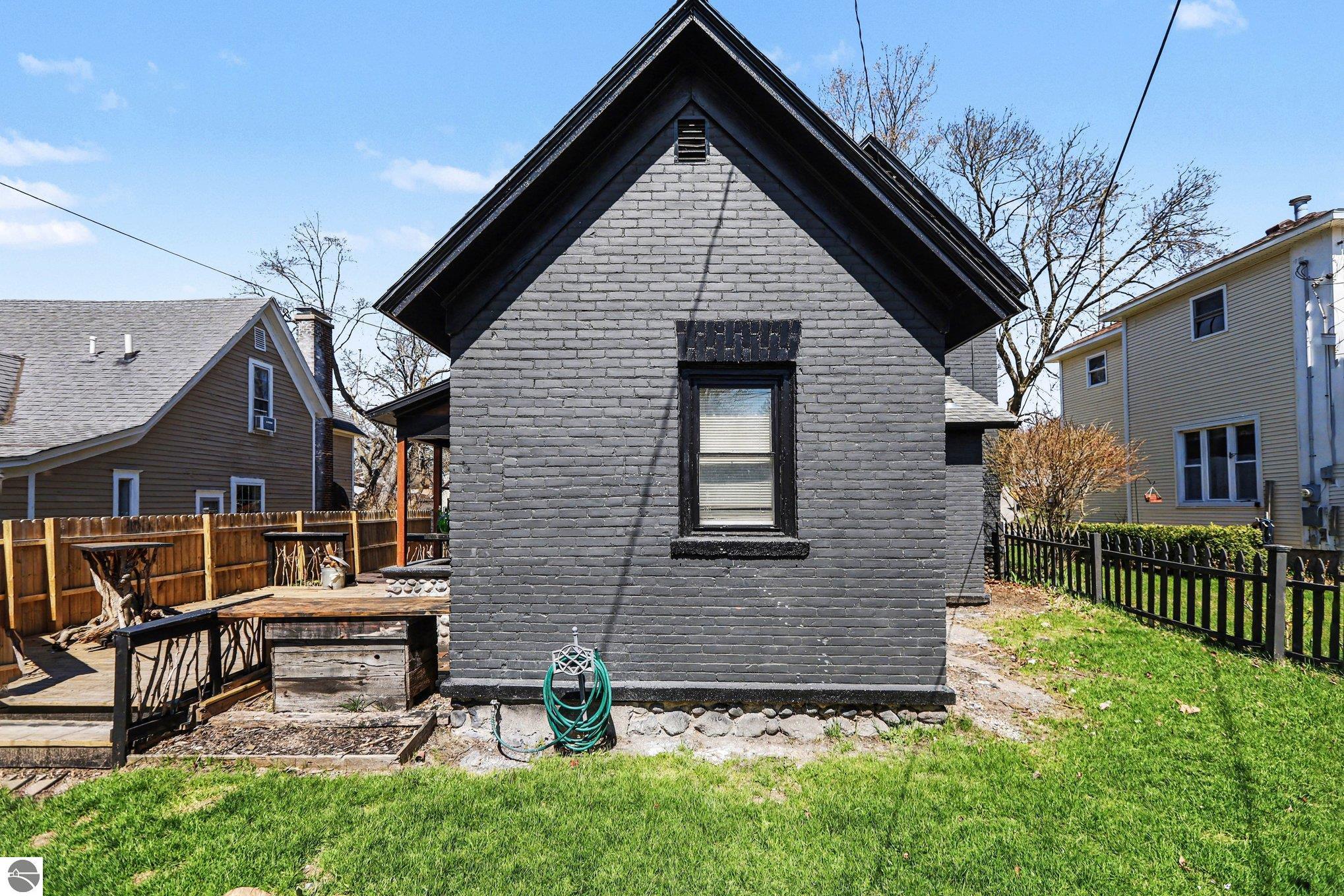416 E Pine Street, Cadillac, MI 49601 — Photo 28