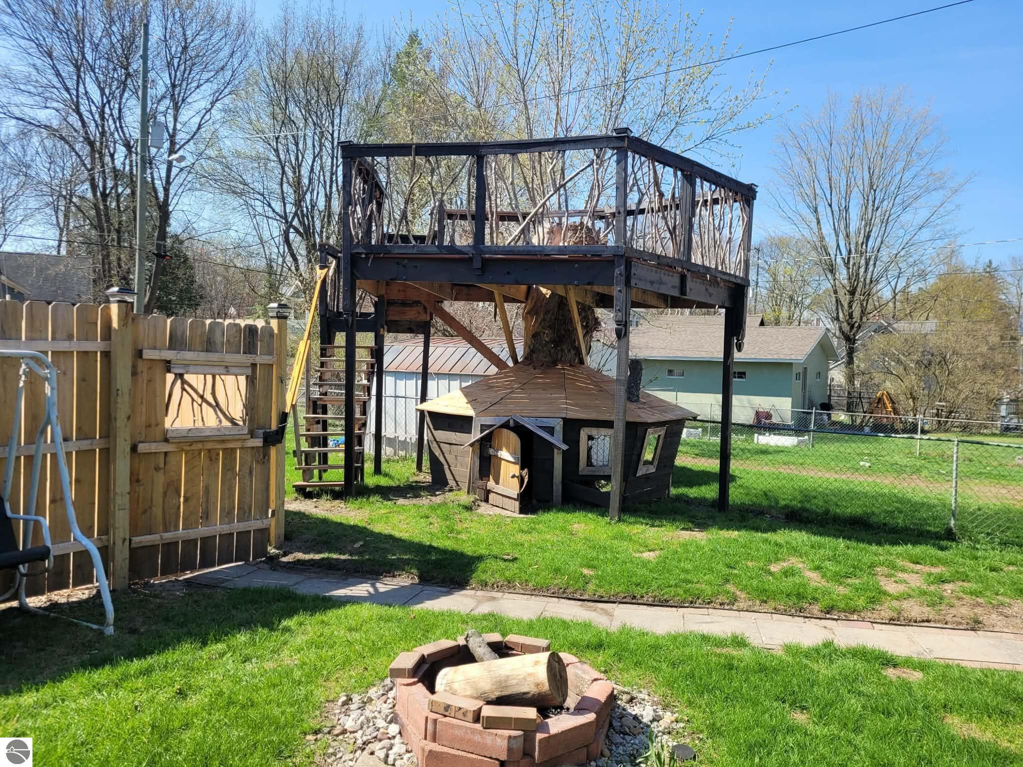 416 E Pine Street, Cadillac, MI 49601 — Photo 29