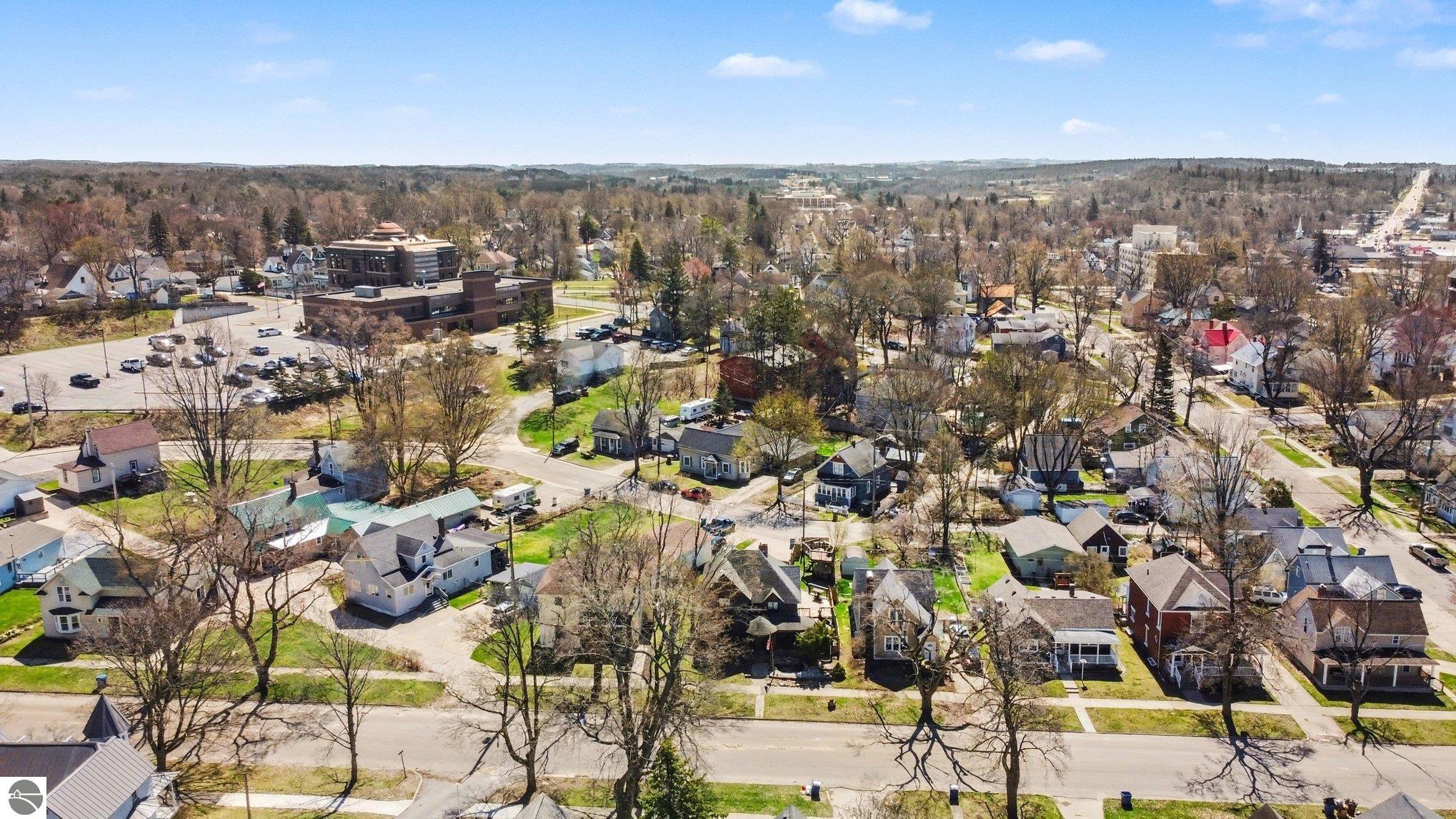416 E Pine Street, Cadillac, MI 49601 — Photo 31
