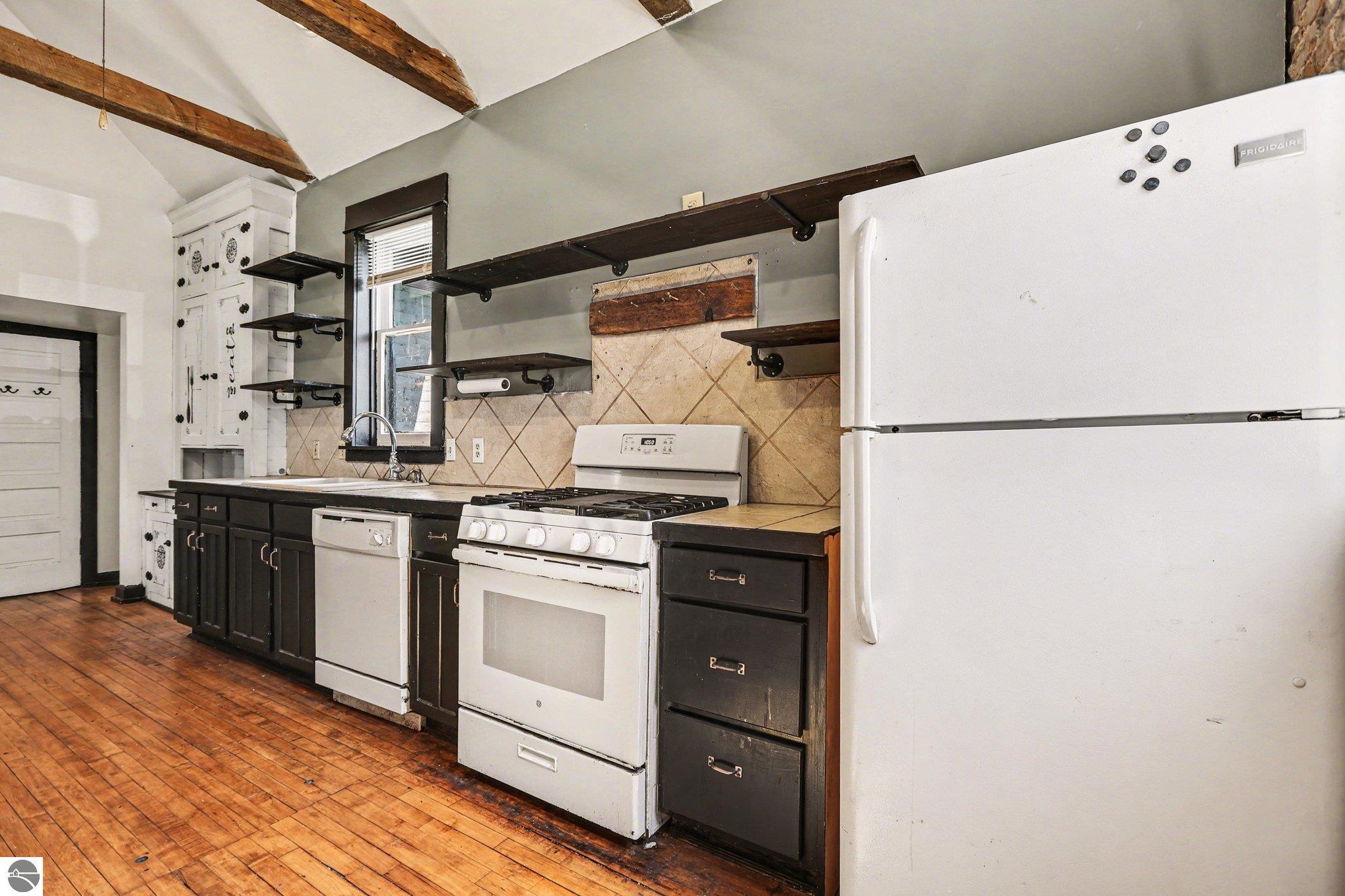 416 E Pine Street, Cadillac, MI 49601 — Photo 7