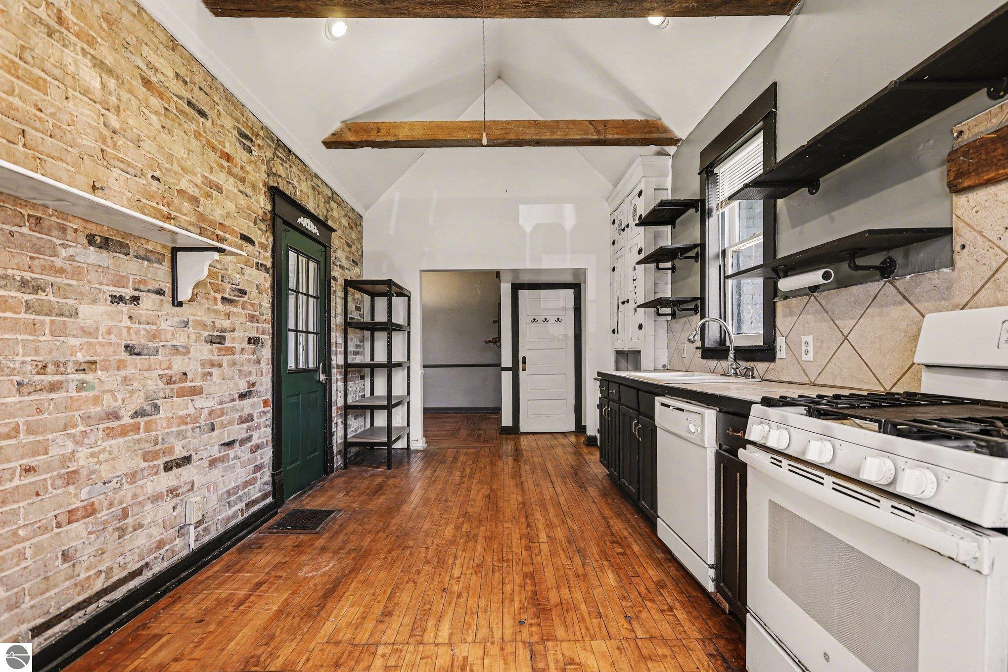 416 E Pine Street, Cadillac, MI 49601 — Photo 9
