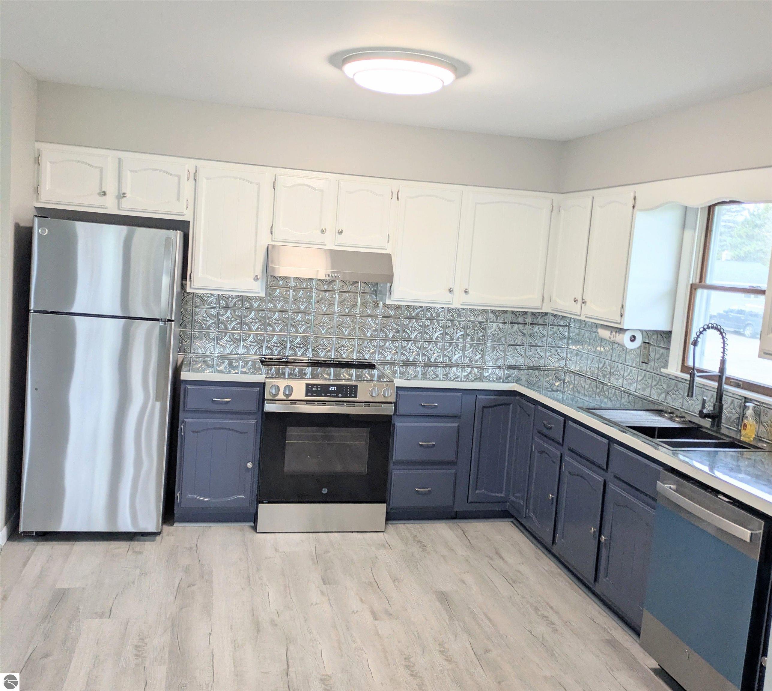 408 Sunnyside, Mancelona, MI 49659 — Photo 3