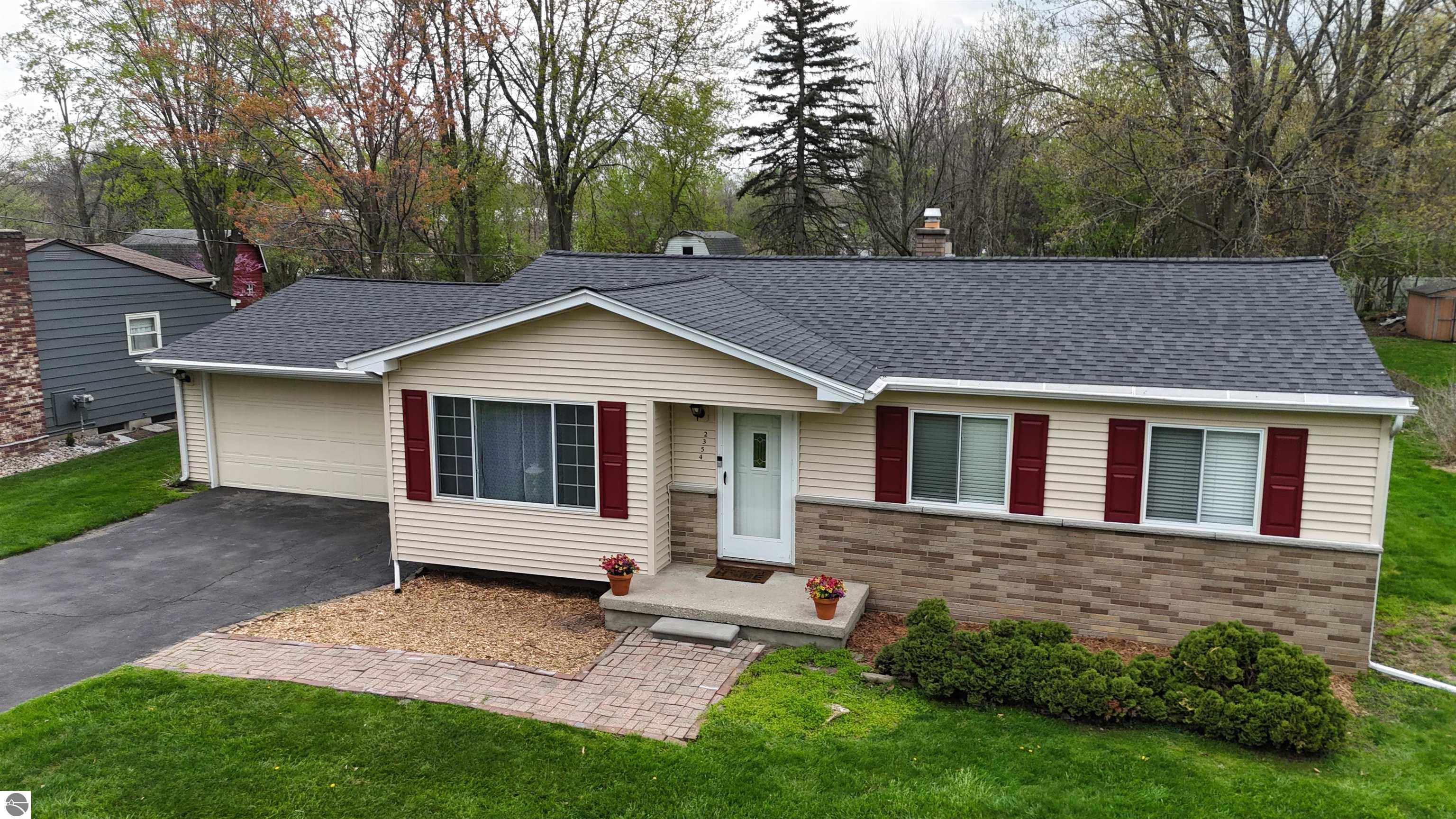 2354 Ross Street, Grand Blanc, MI 48439 — front exterior