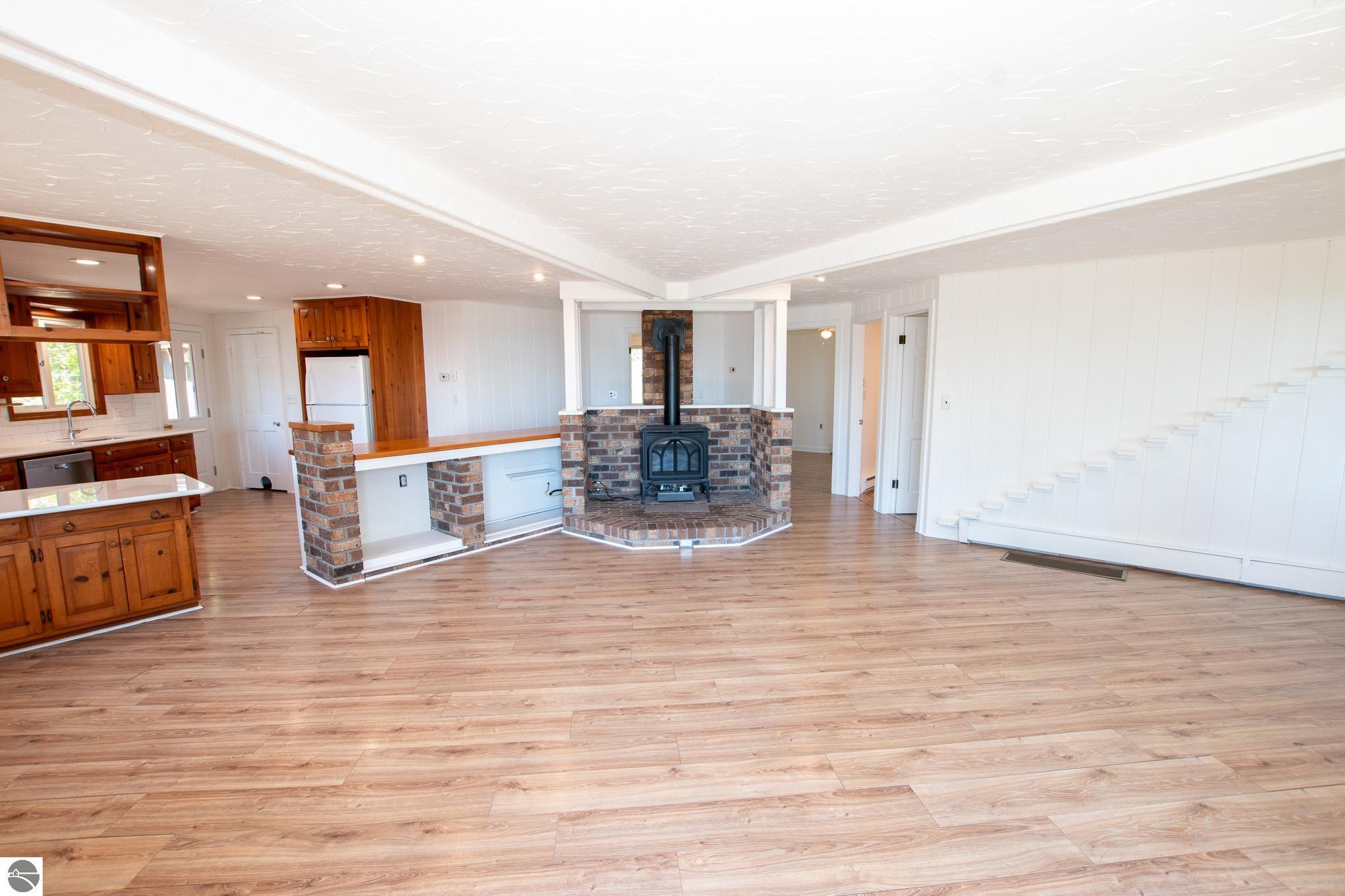 10829 N Shore Drive, Northport, MI 49670 — Photo 11