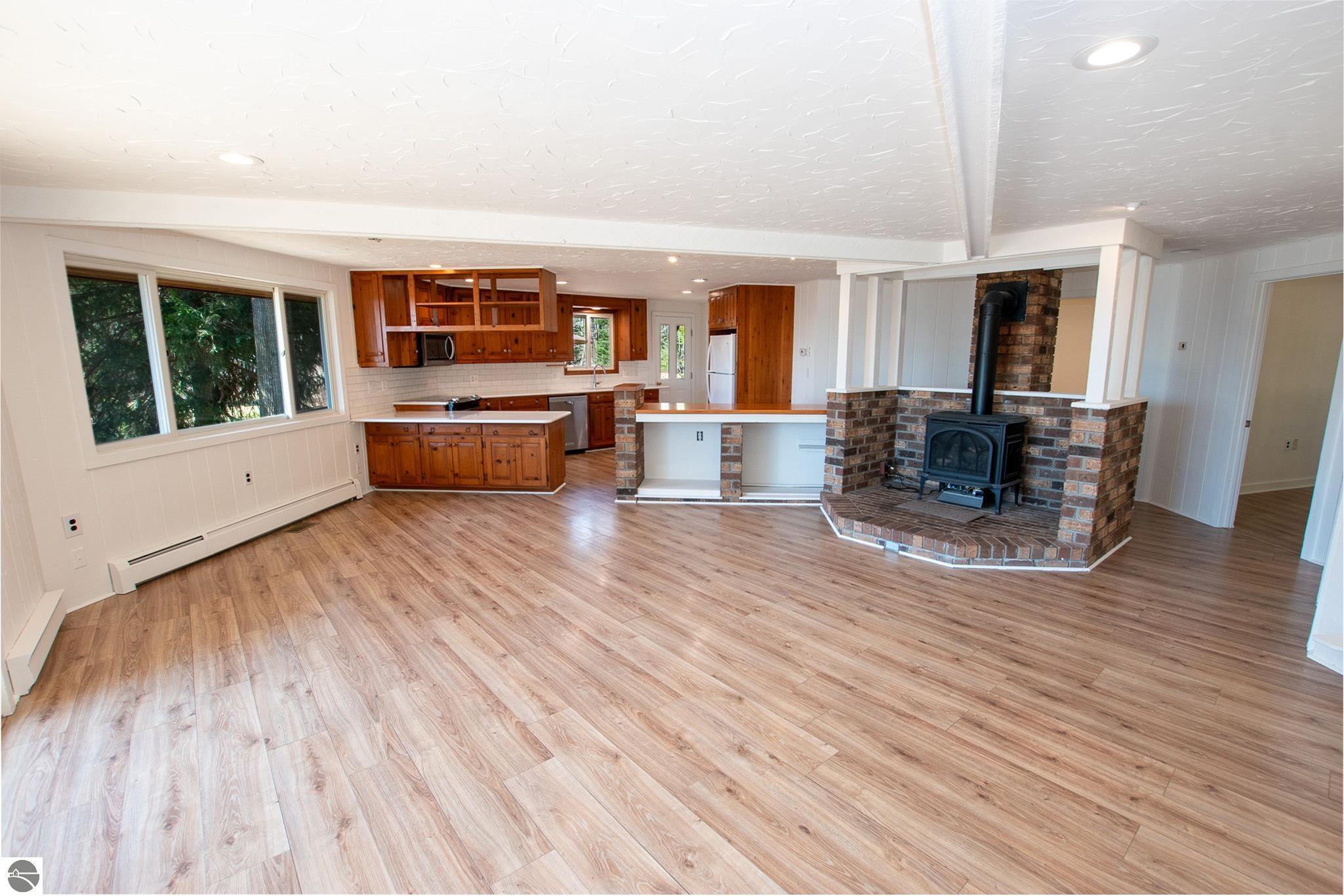 10829 N Shore Drive, Northport, MI 49670 — Photo 12