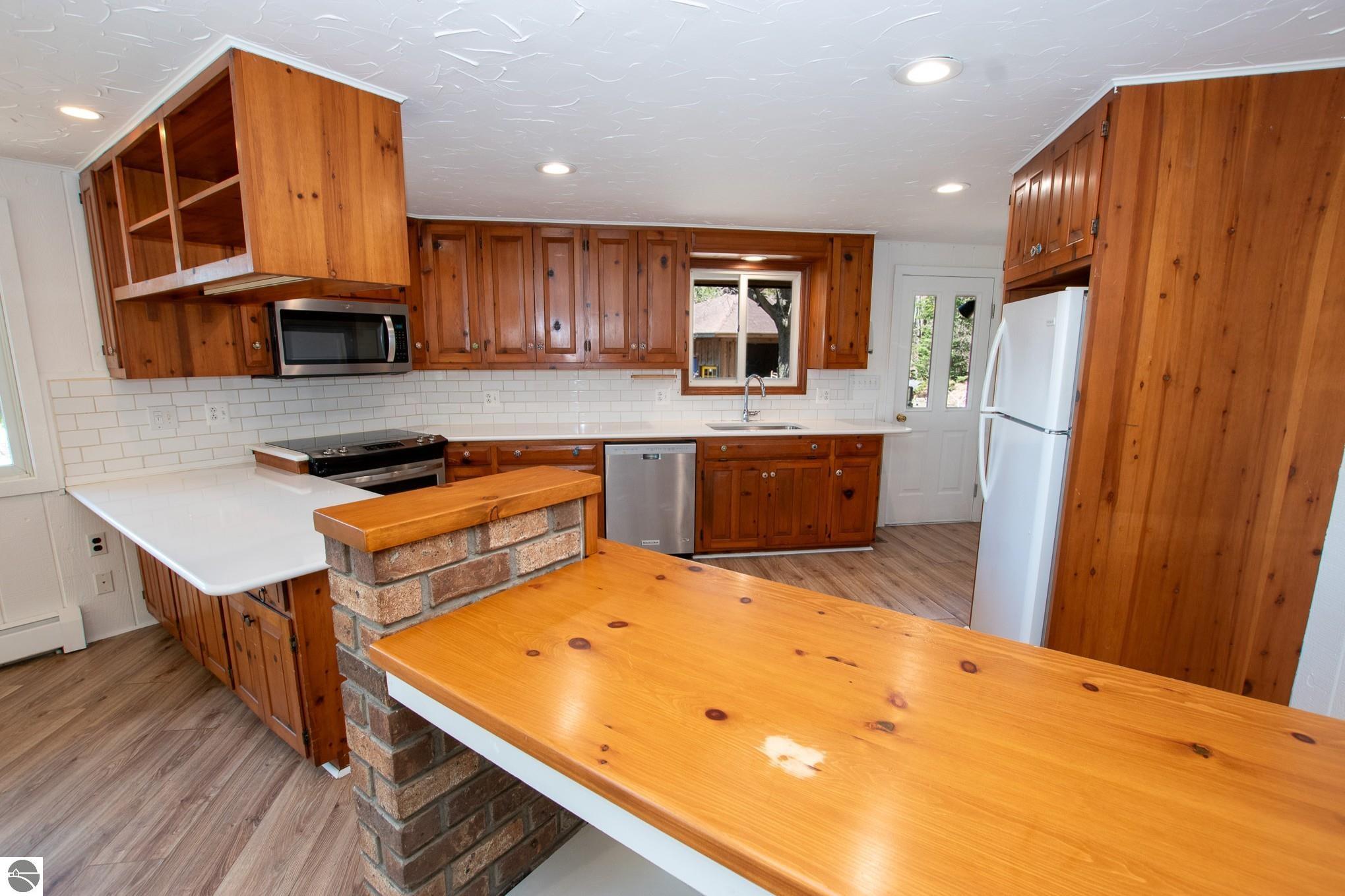 10829 N Shore Drive, Northport, MI 49670 — Photo 13