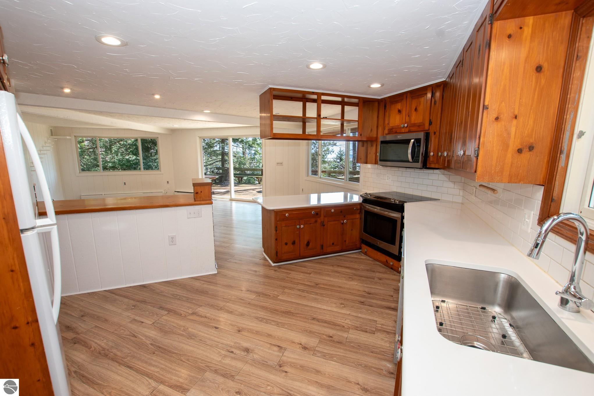 10829 N Shore Drive, Northport, MI 49670 — Photo 15