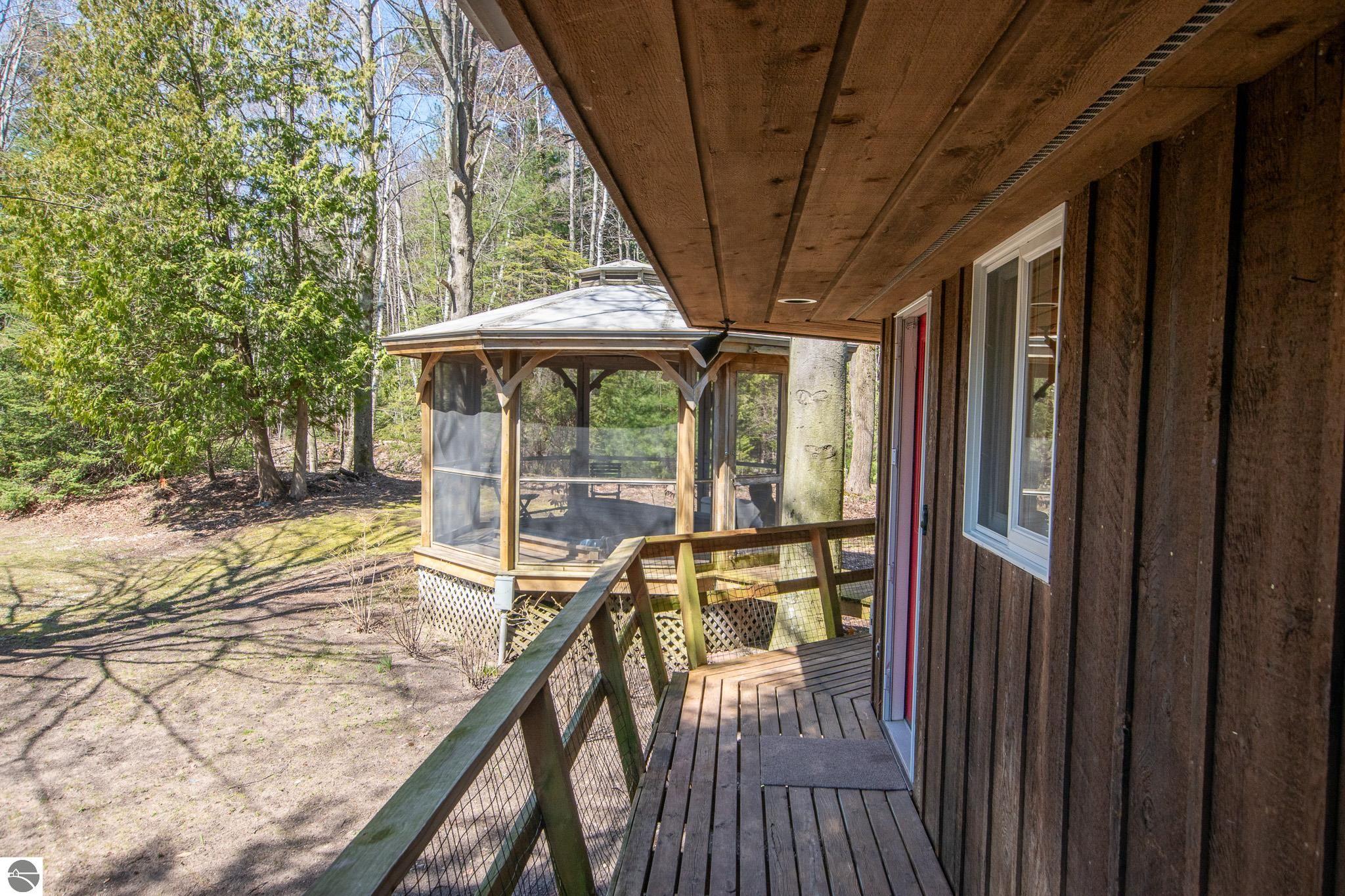 10829 N Shore Drive, Northport, MI 49670 — Photo 29