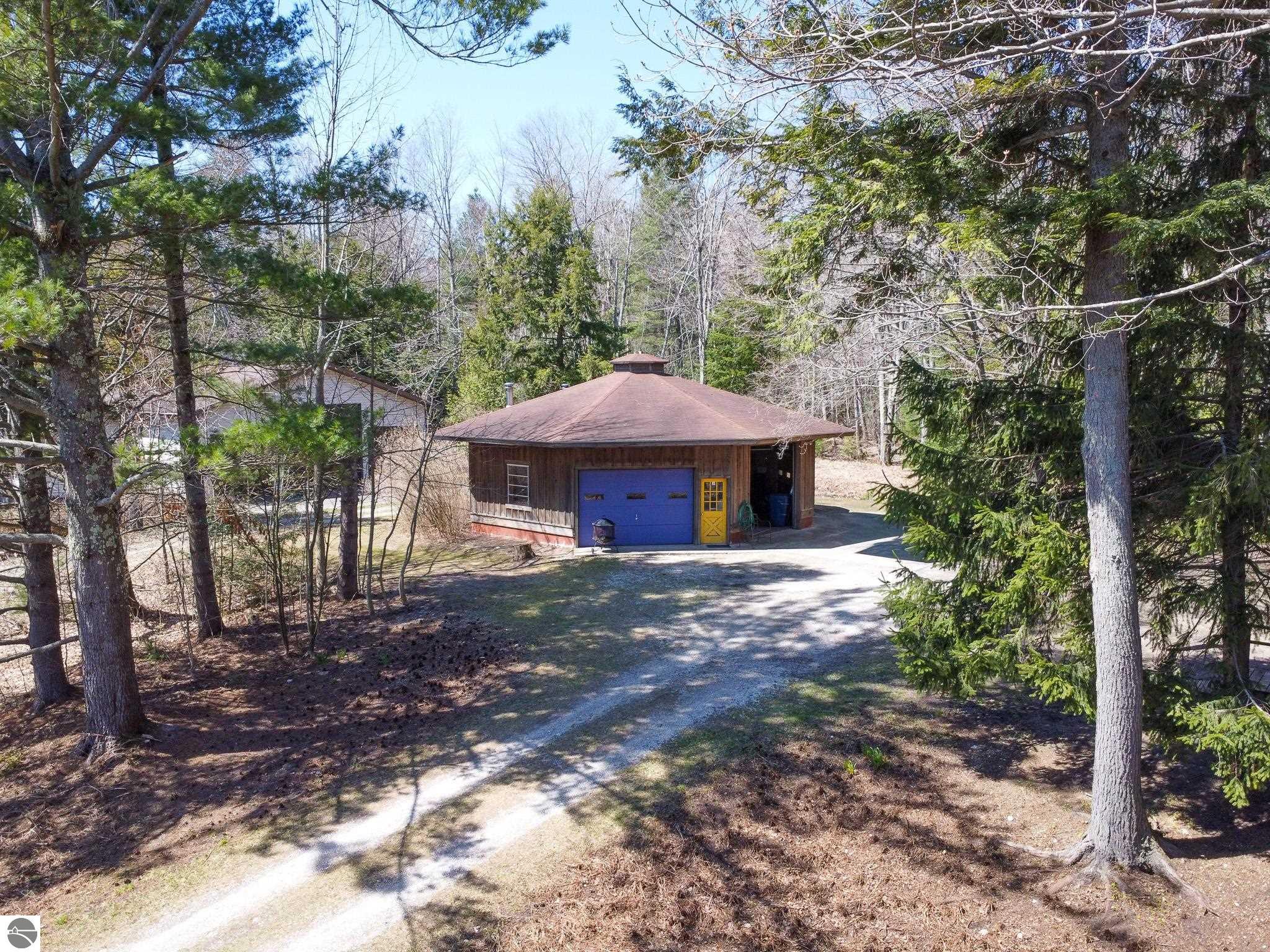 10829 N Shore Drive, Northport, MI 49670 — Photo 4