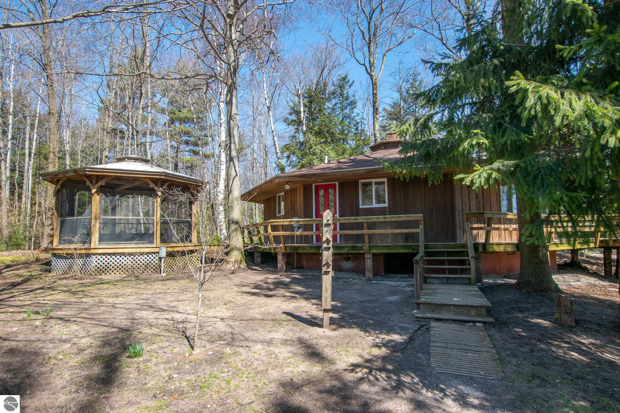 10829 N Shore Drive, Northport, MI 49670 — Photo 33