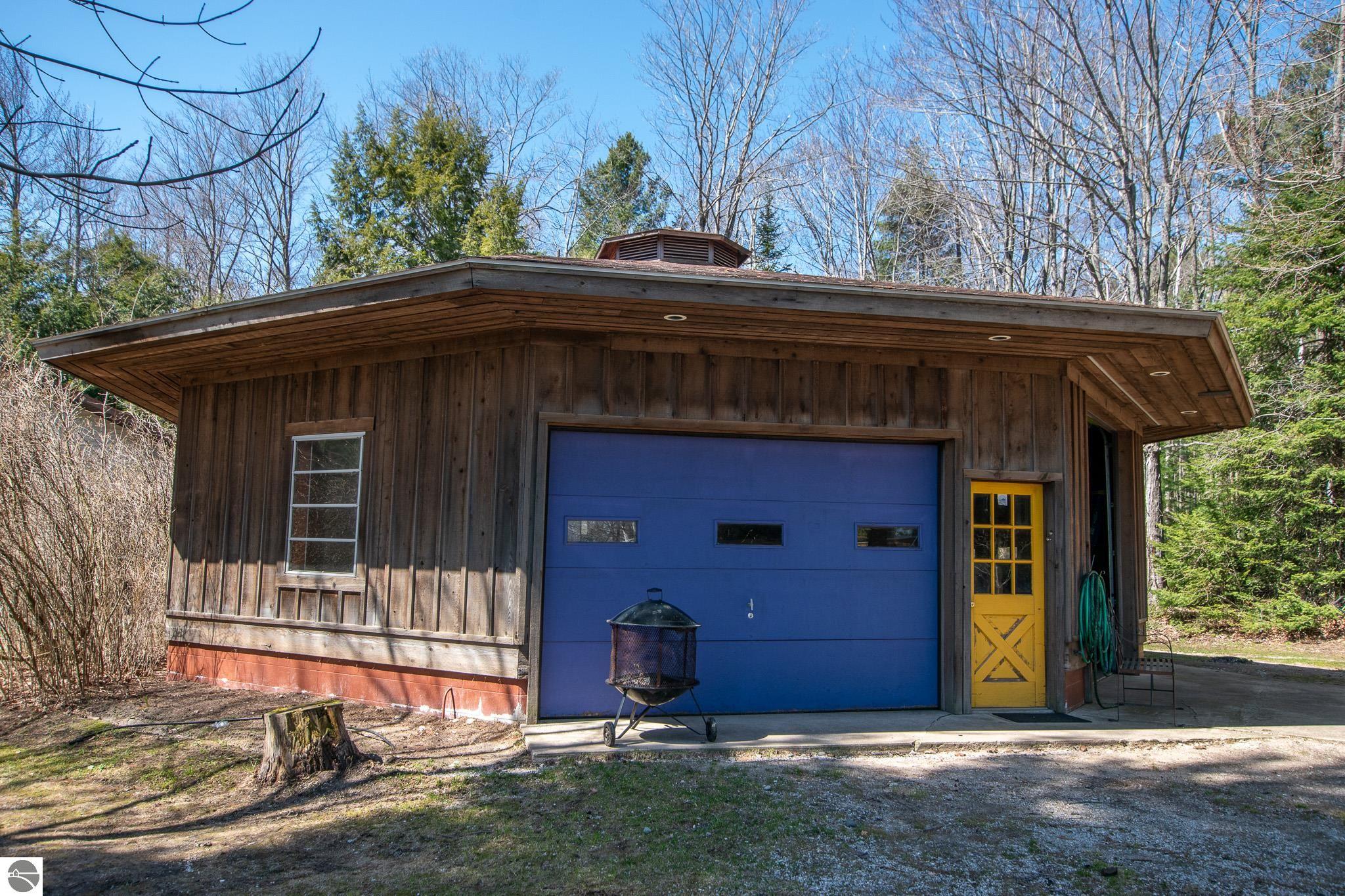 10829 N Shore Drive, Northport, MI 49670 — Photo 35