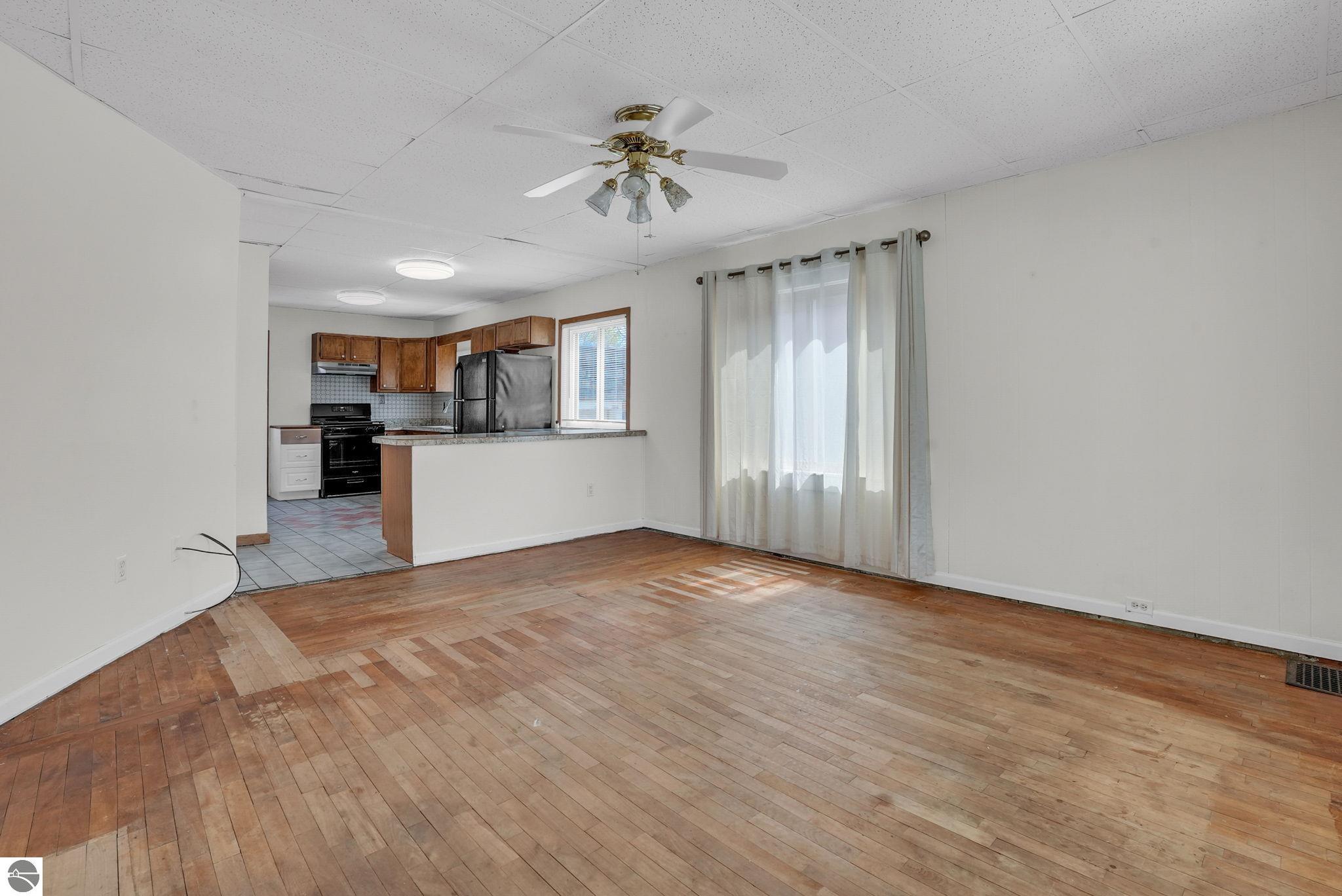 417 Prospect Street, Cadillac, MI 49601 — Photo 2