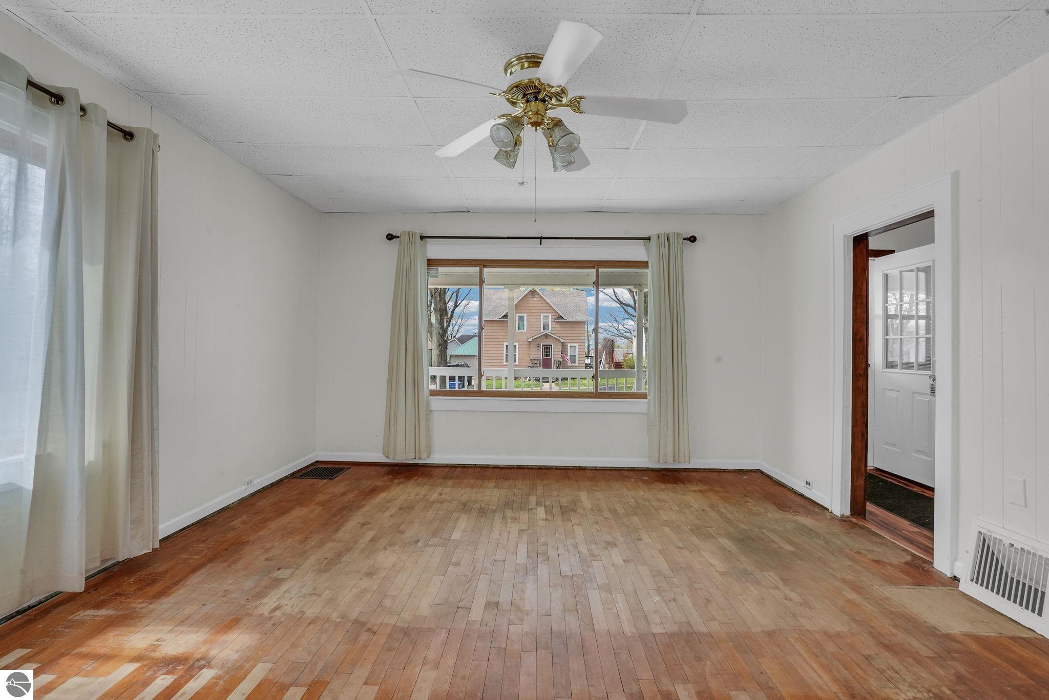 417 Prospect Street, Cadillac, MI 49601 — Photo 5