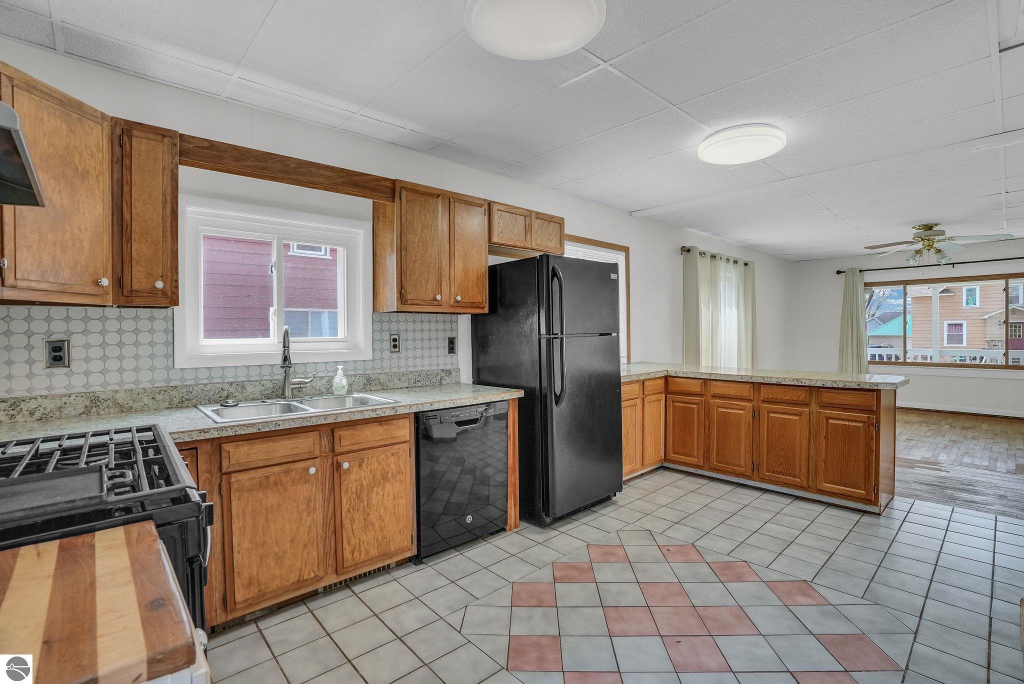 417 Prospect Street, Cadillac, MI 49601 — Photo 8