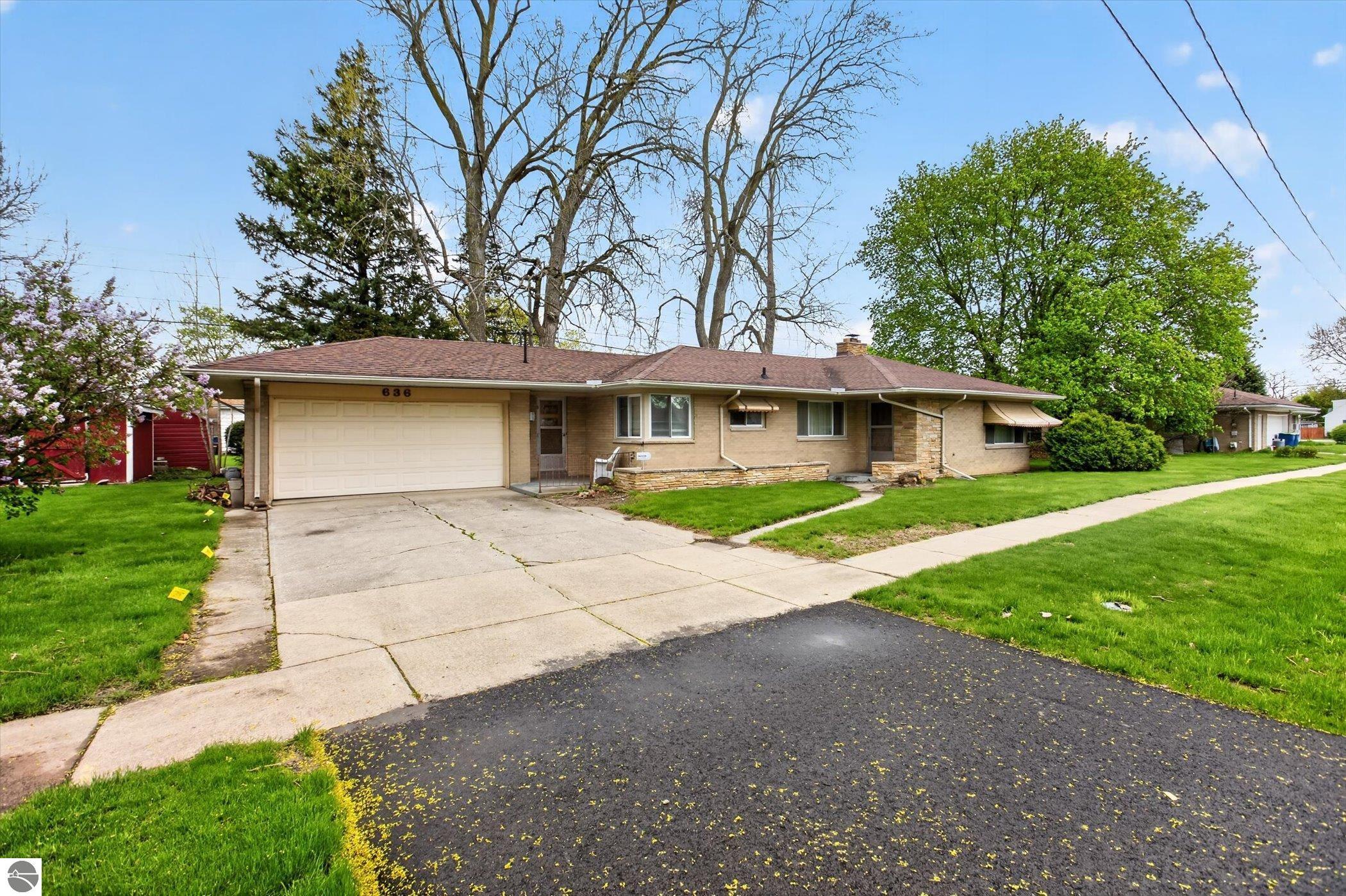 636 Rustic Drive, Saginaw, MI 48604 — Photo 2