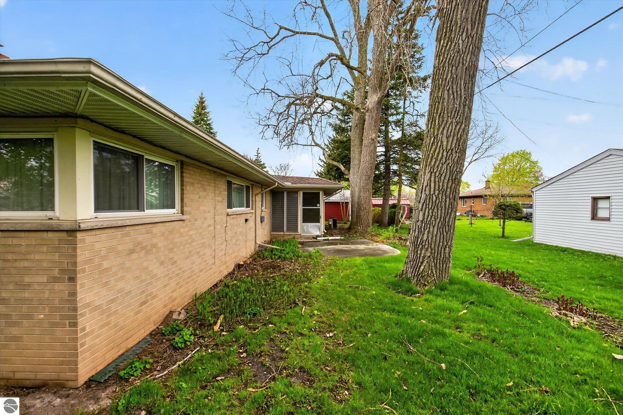 636 Rustic Drive, Saginaw, MI 48604 — Photo 26