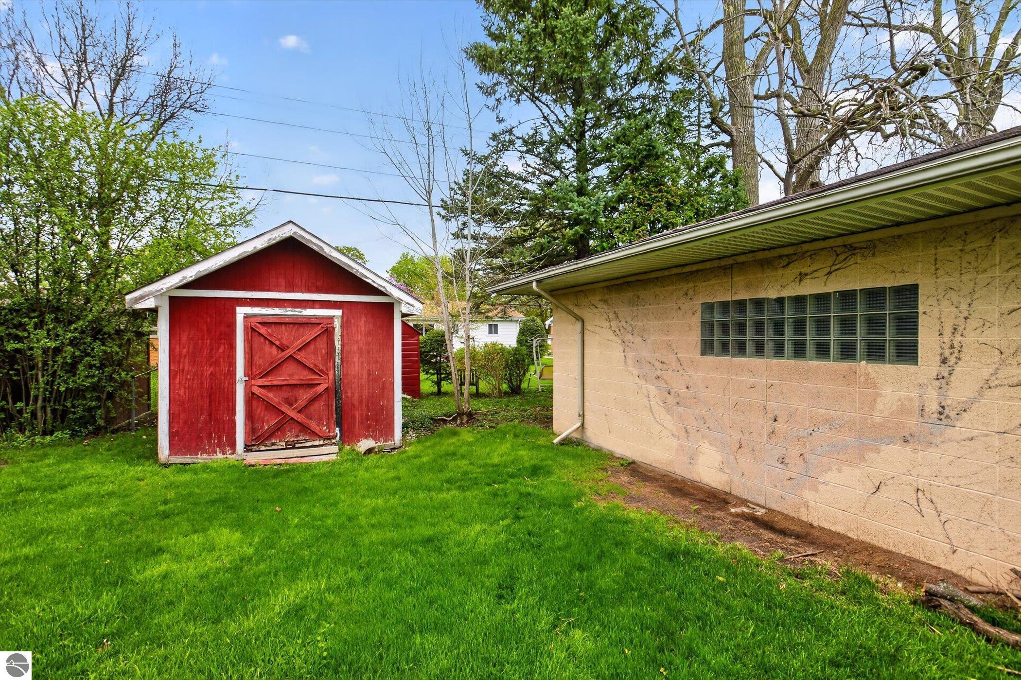 636 Rustic Drive, Saginaw, MI 48604 — Photo 29