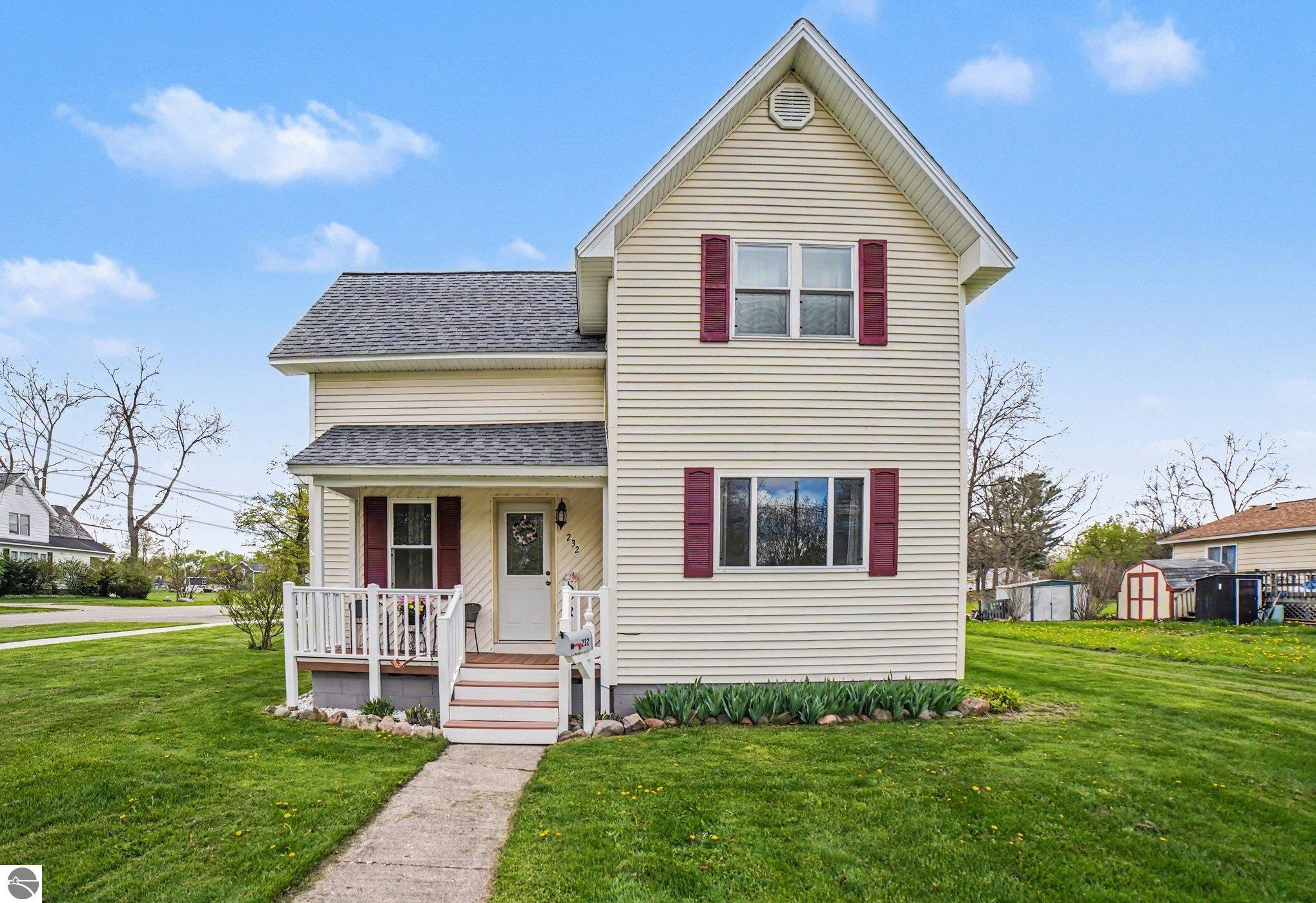 232 S Gwinner Street, Ithaca, MI 48847 — front exterior