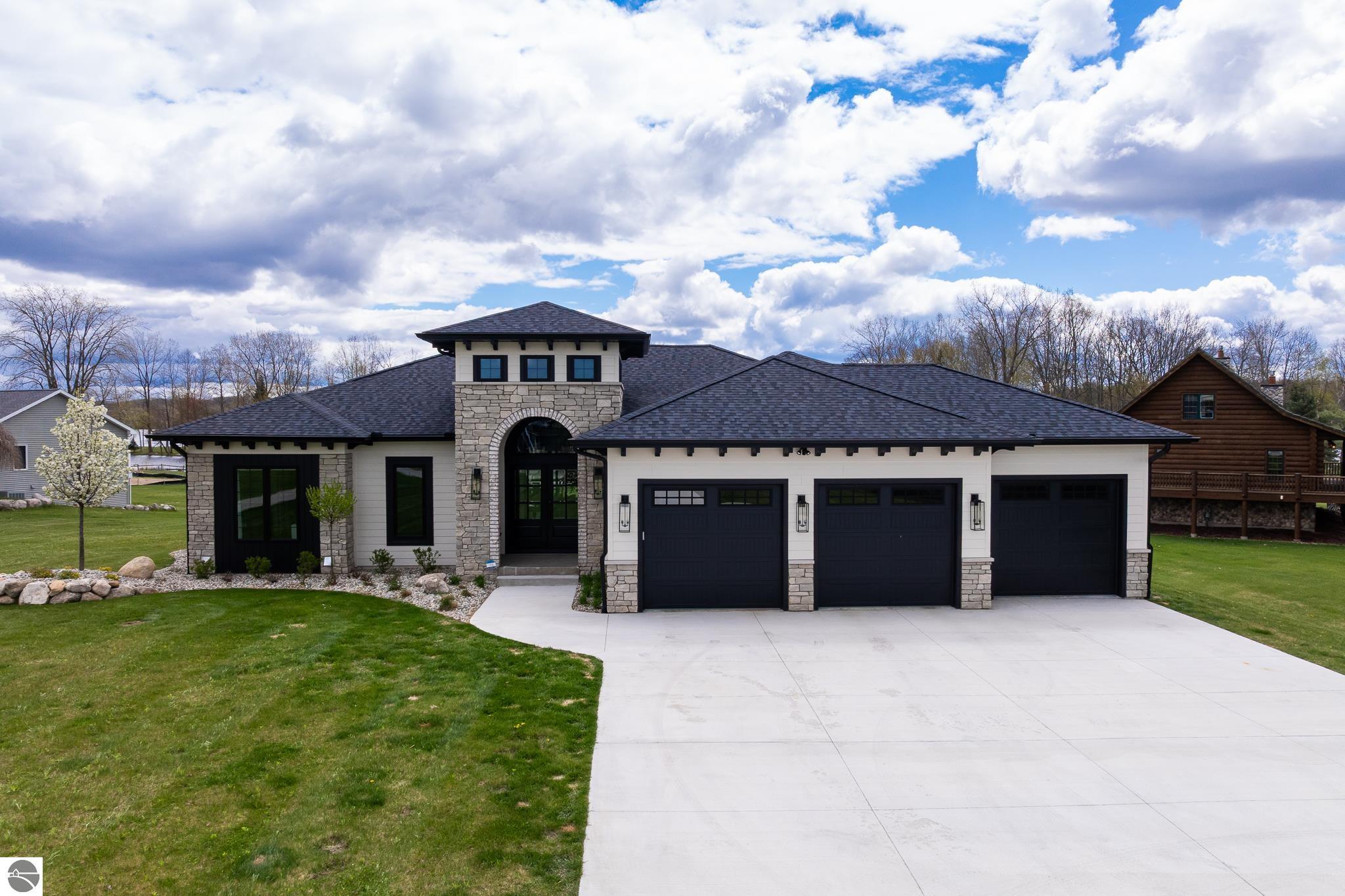 1083 Bundy Drive, Lake Isabella, MI 48893 — front exterior