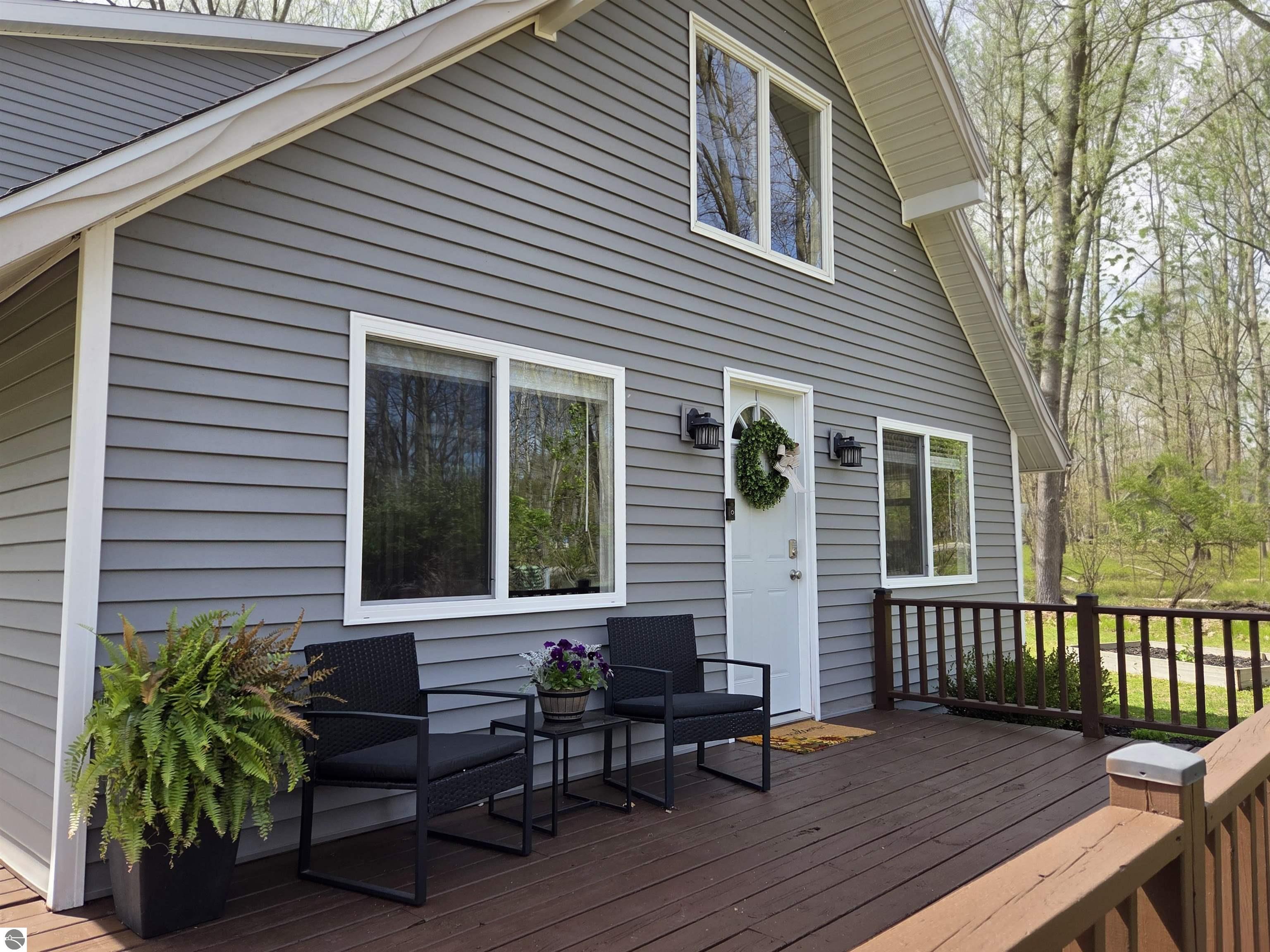 983 Duquesa Drive, Lake Isabella, MI 48893 — front exterior