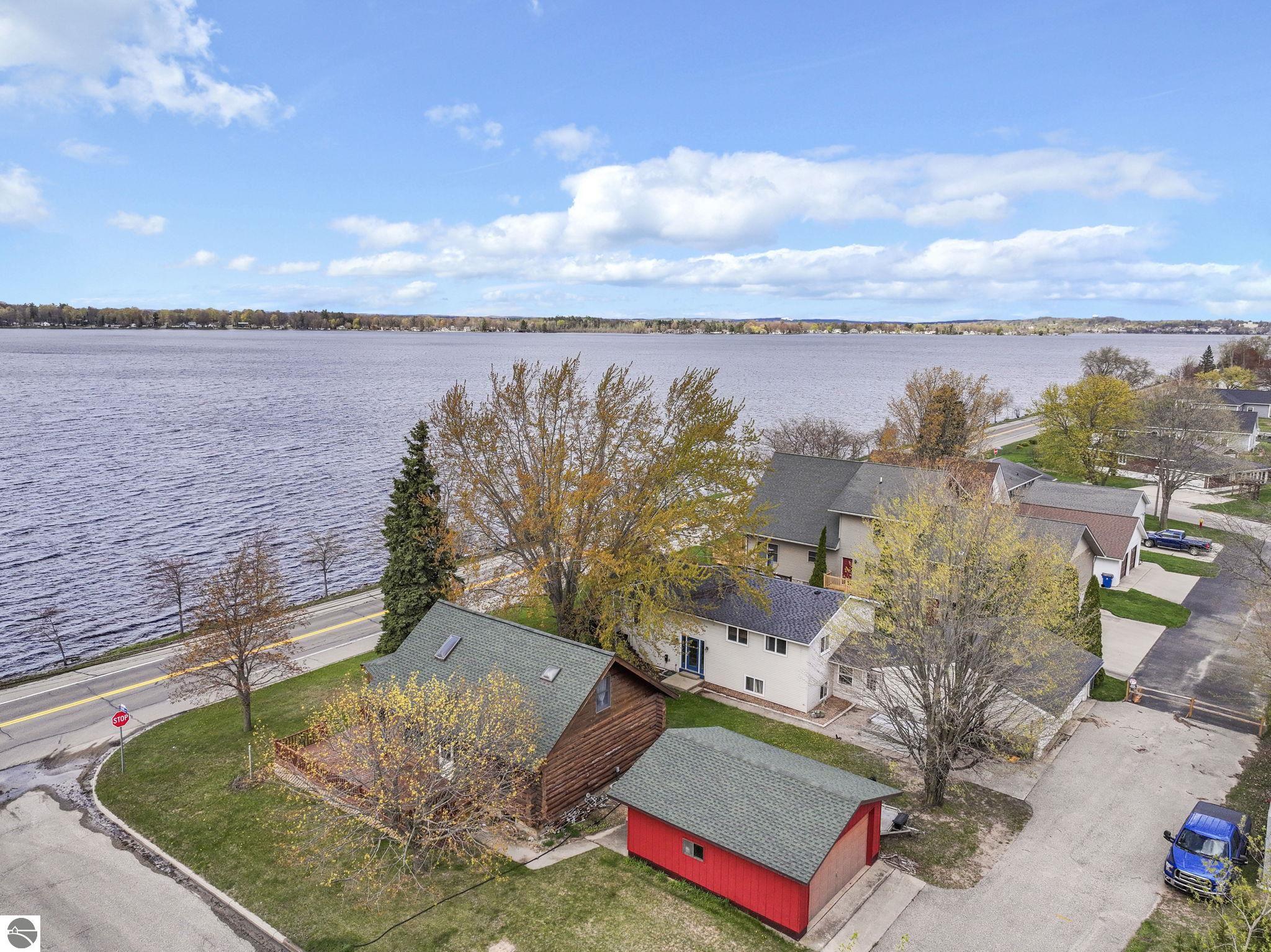 1817 Sunnyside Drive, Cadillac, MI 49601 — front exterior