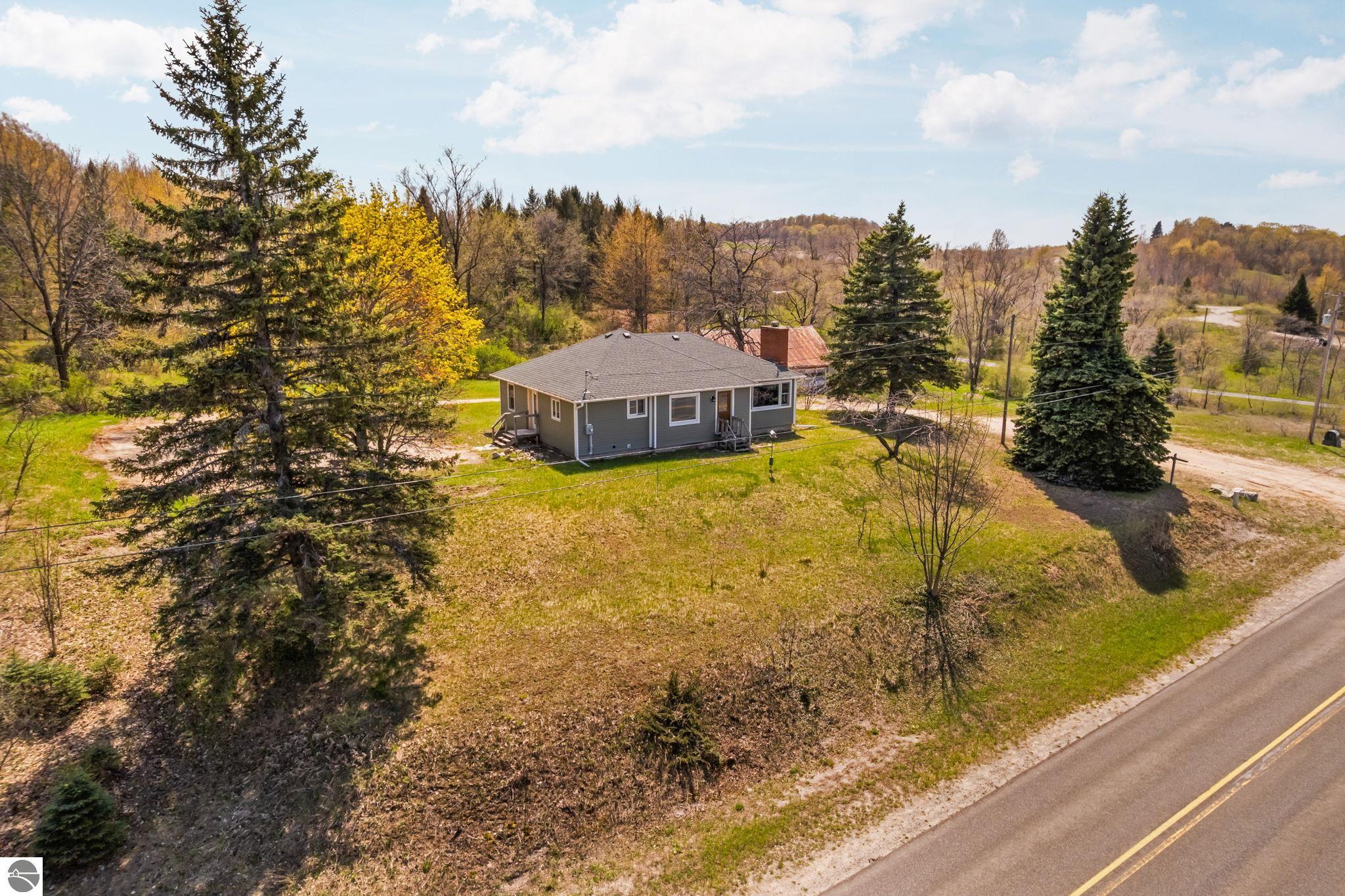 6828 E Lincoln Road, Cedar, MI 49621 — Photo 38