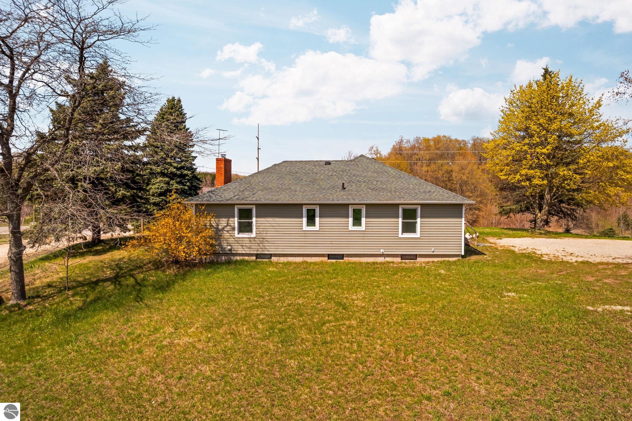 6828 E Lincoln Road, Cedar, MI 49621 — Photo 41