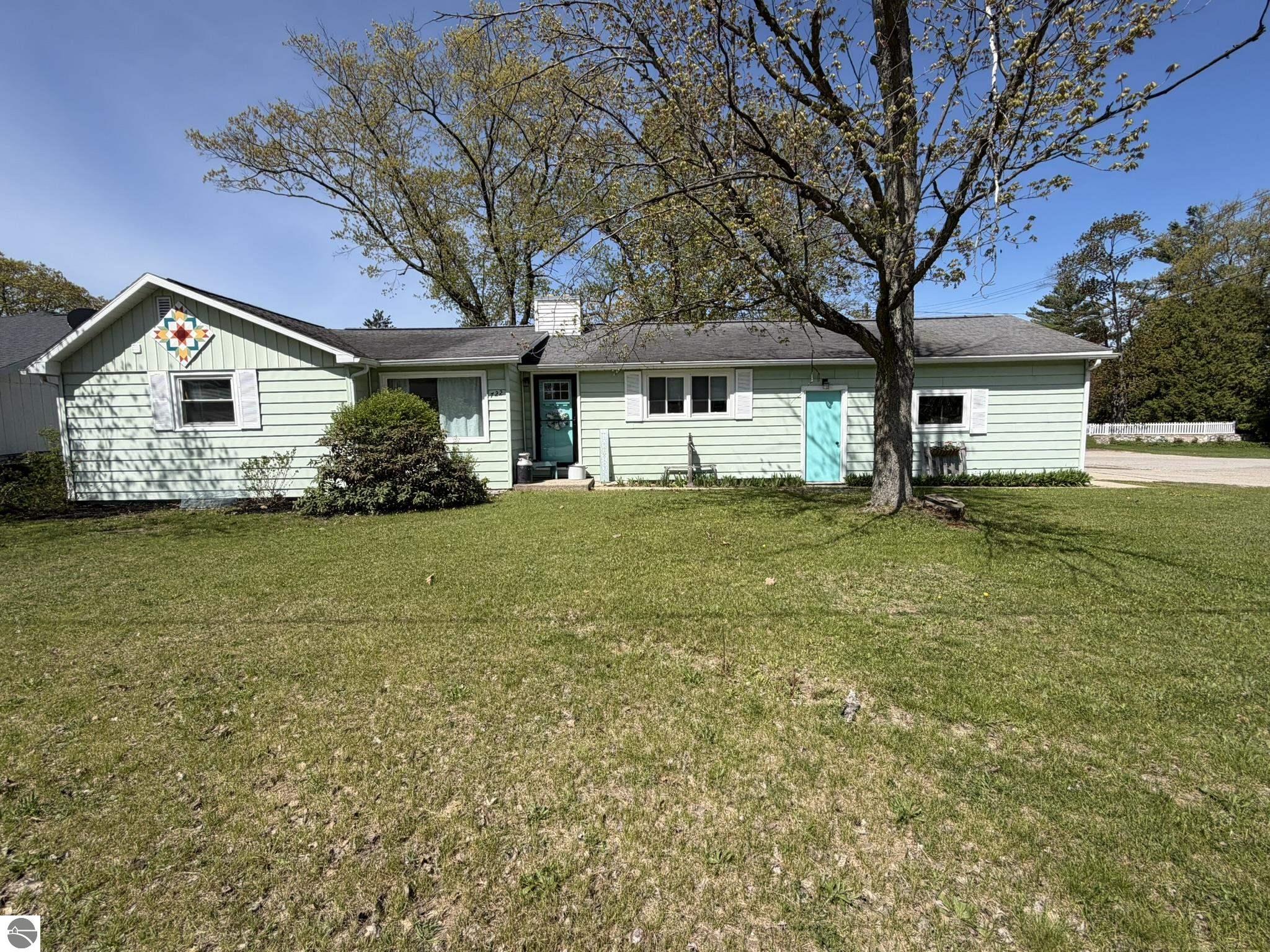 722 S Lakeshore Drive, Lake City, MI 49651 — Photo 2