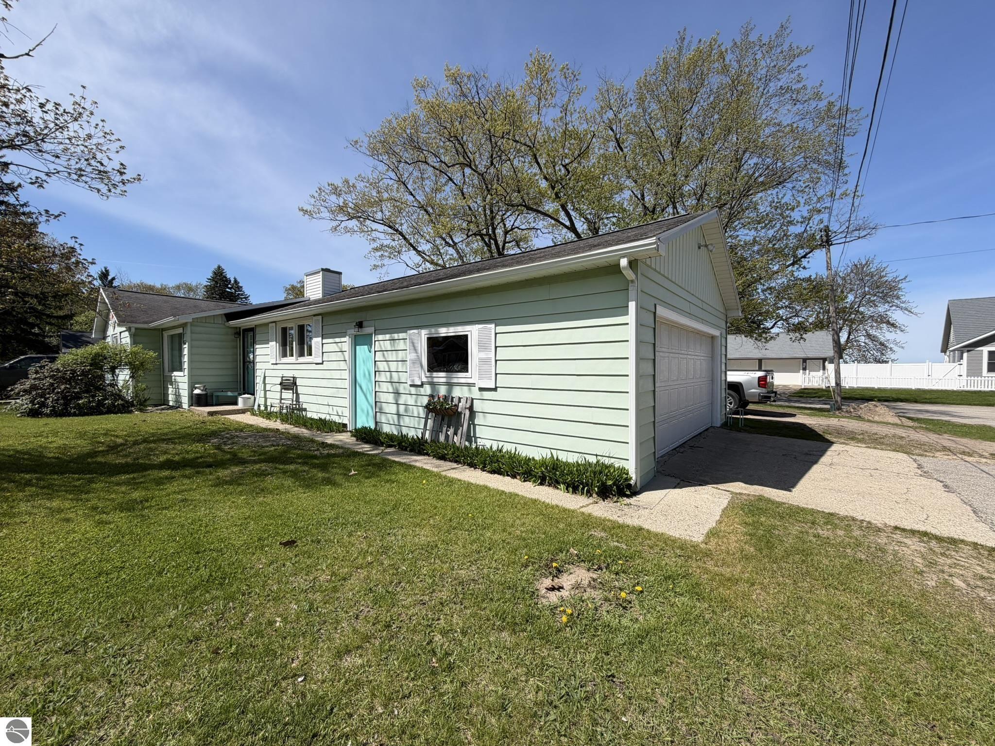 722 S Lakeshore Drive, Lake City, MI 49651 — Photo 56