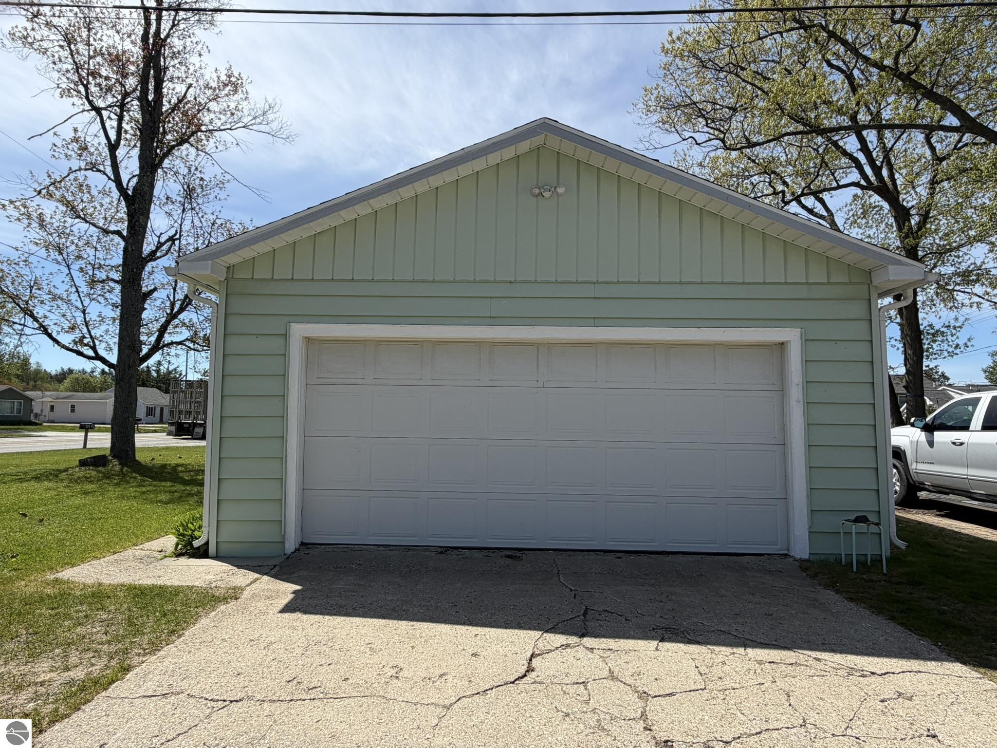 722 S Lakeshore Drive, Lake City, MI 49651 — Photo 59