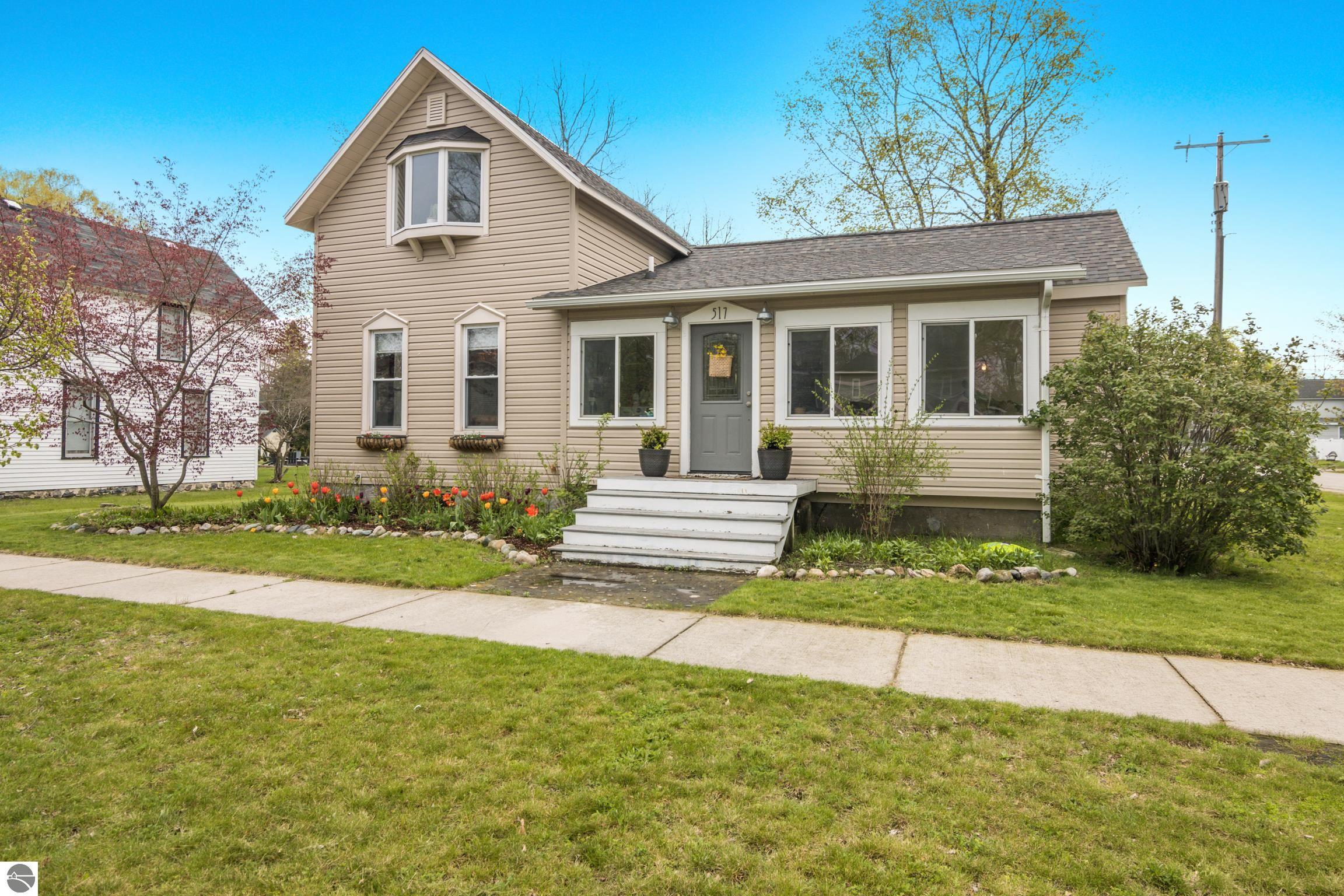 517 Spruce, Elk Rapids, MI 49629 — front exterior