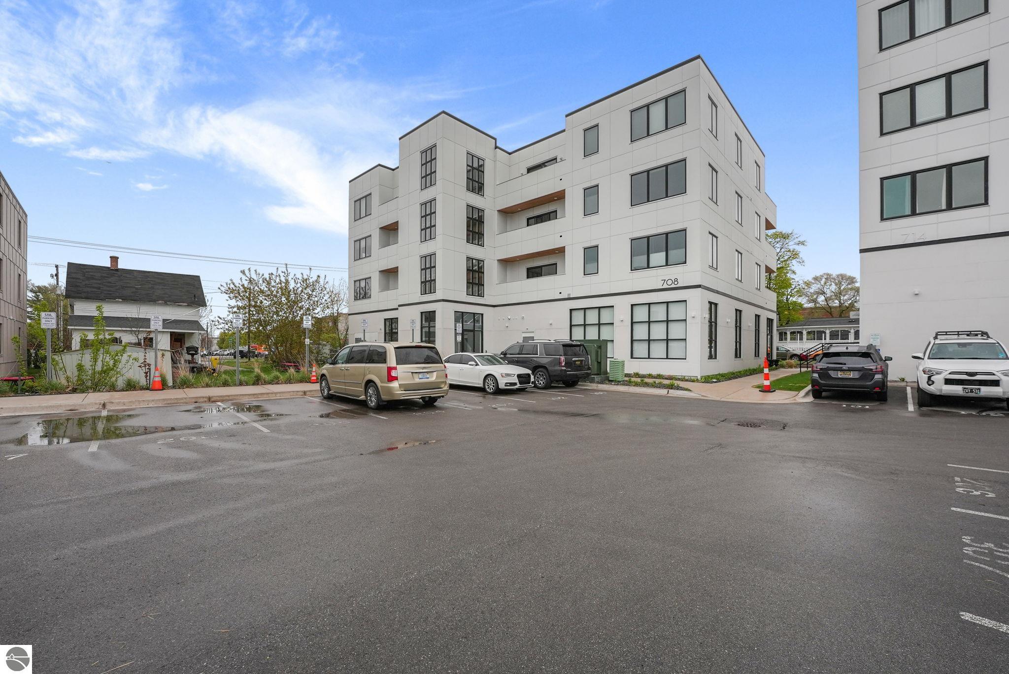 708 Randolph Street # 309