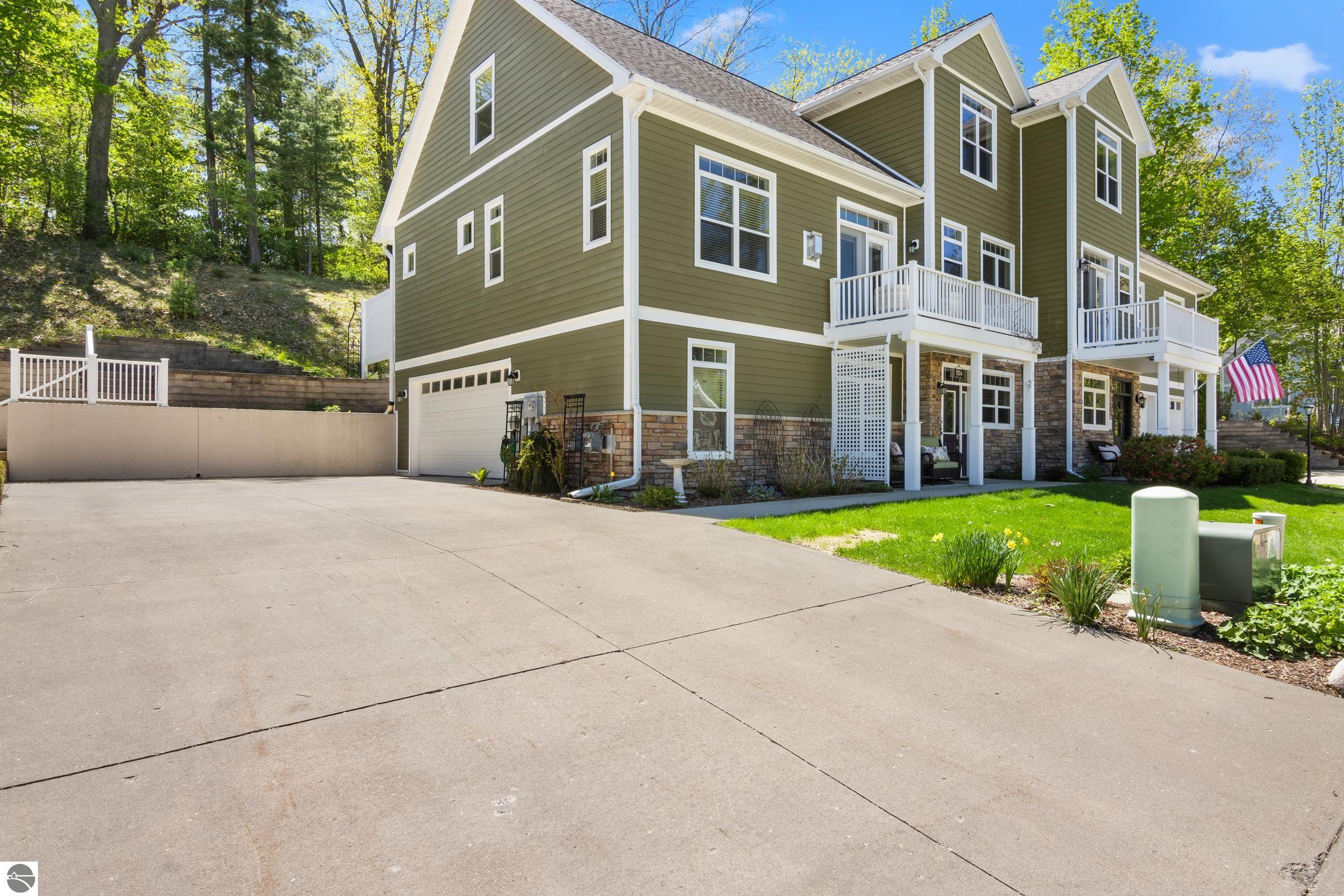 112 Fairway Hills Drive
