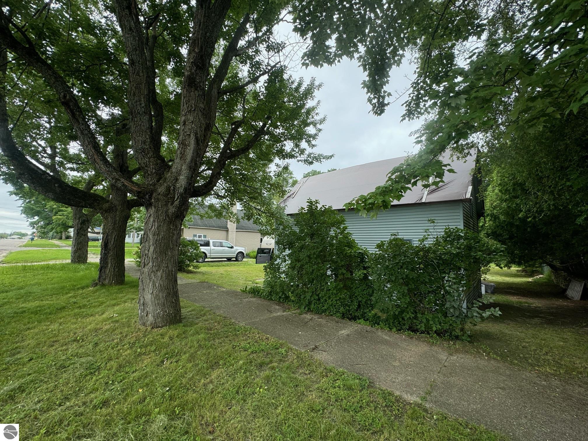 607 Linden Street, Cadillac, MI 49601 — Photo 2