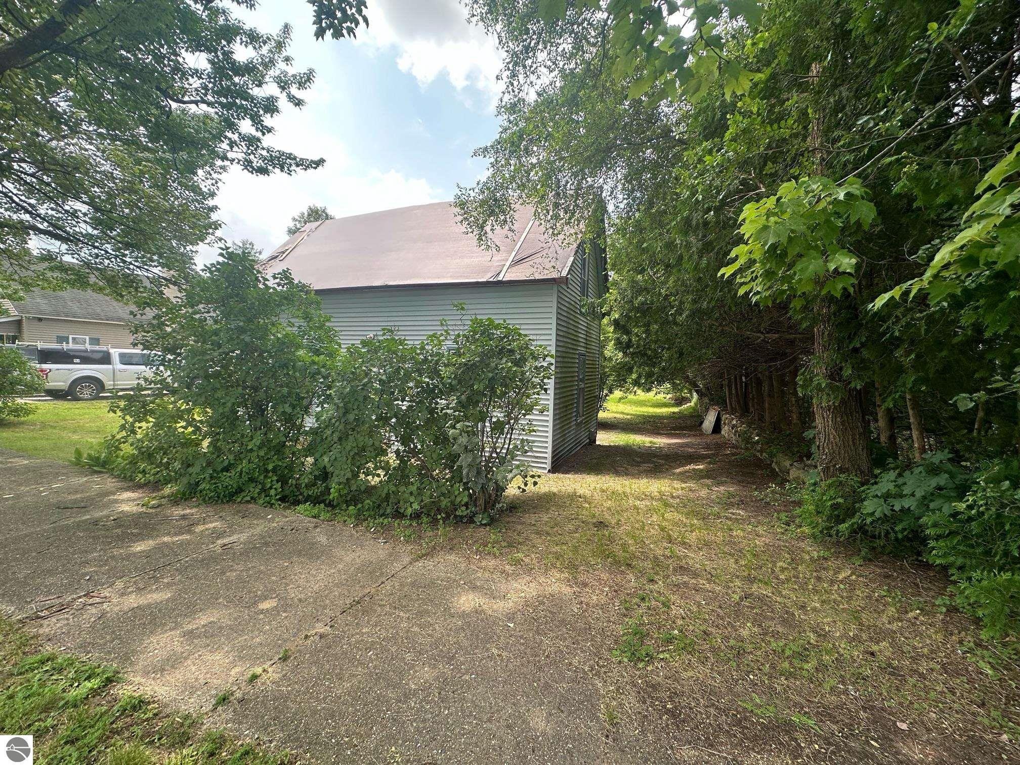 607 Linden Street, Cadillac, MI 49601 — Photo 8